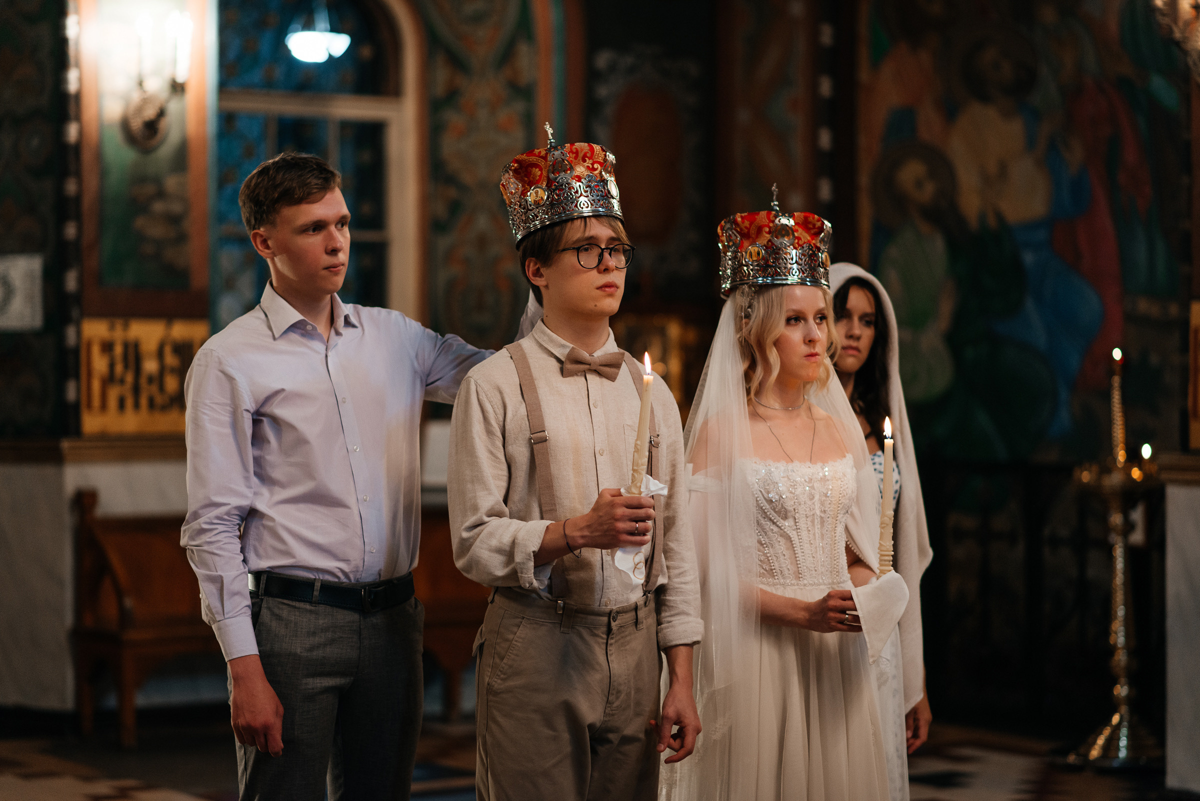 фотограф на венчание, венчание в Петергофском соборе святых апостолов Петра и Павла