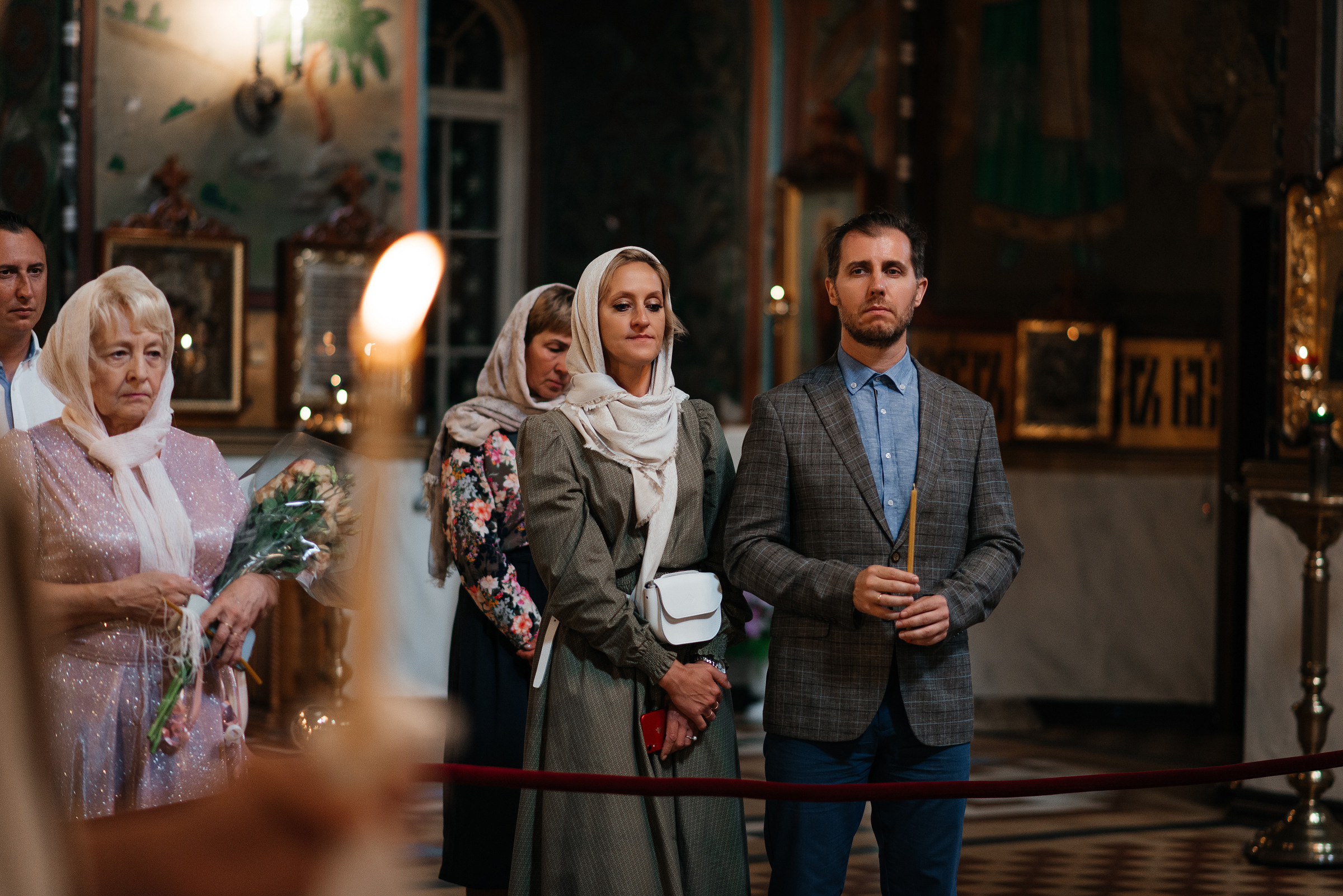 фотограф на венчание, венчание в Петергофском соборе святых апостолов Петра и Павла