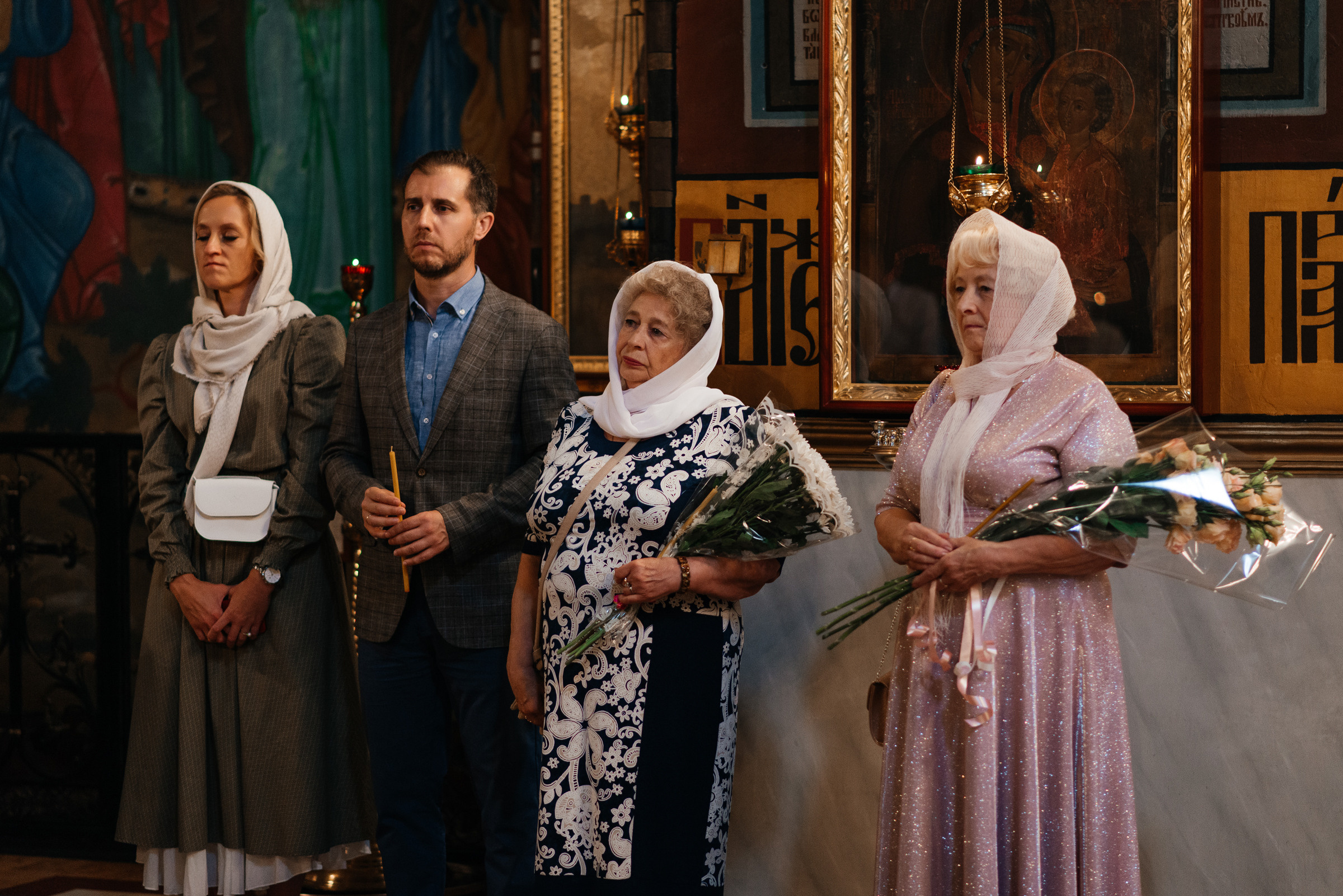 фотограф на венчание, венчание в Петергофском соборе святых апостолов Петра и Павла