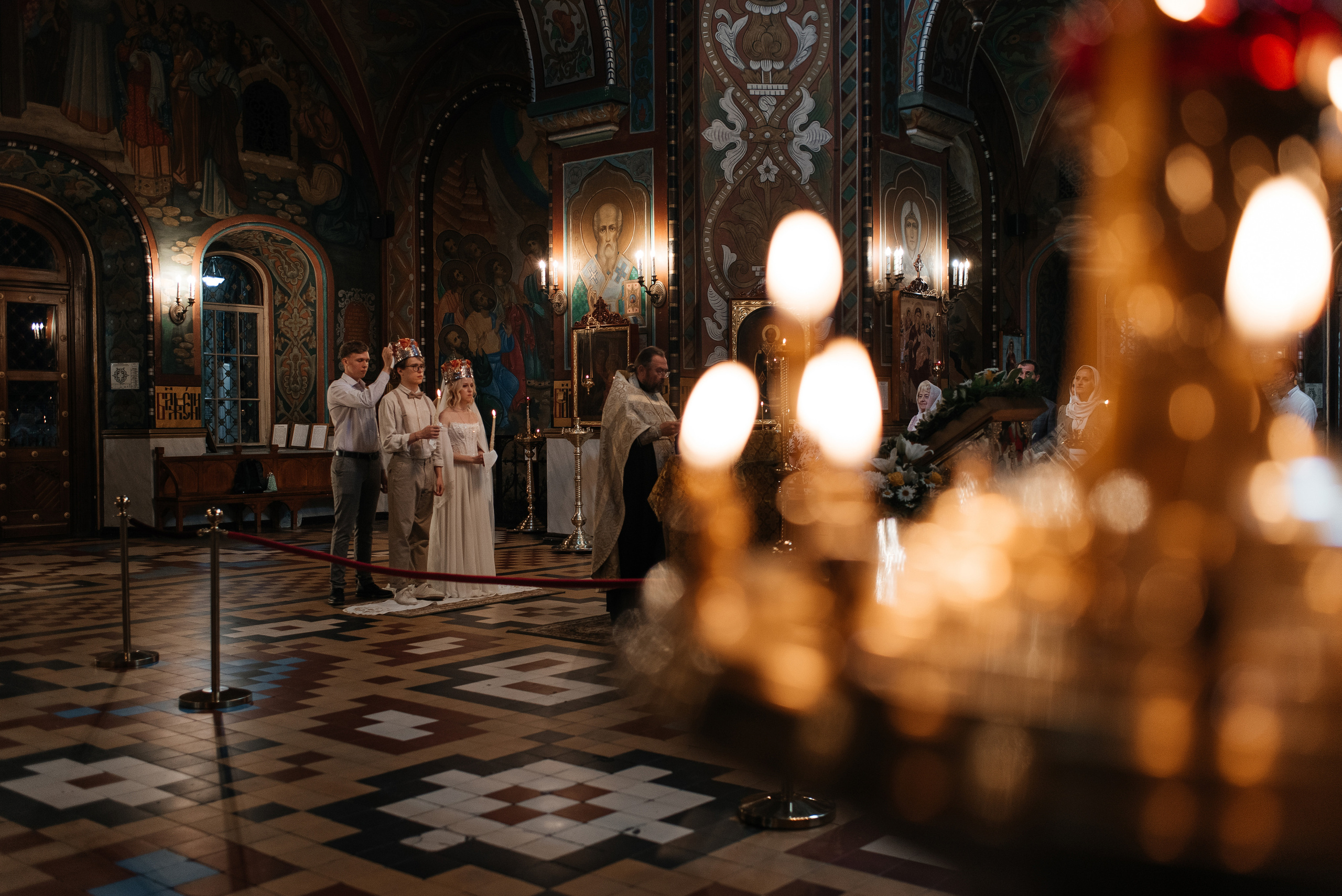 Венчание в Петергофском соборе святых апостолов Петра и Павла. Свадебный фотограф в Санкт-Петербурге Венера Ахметова