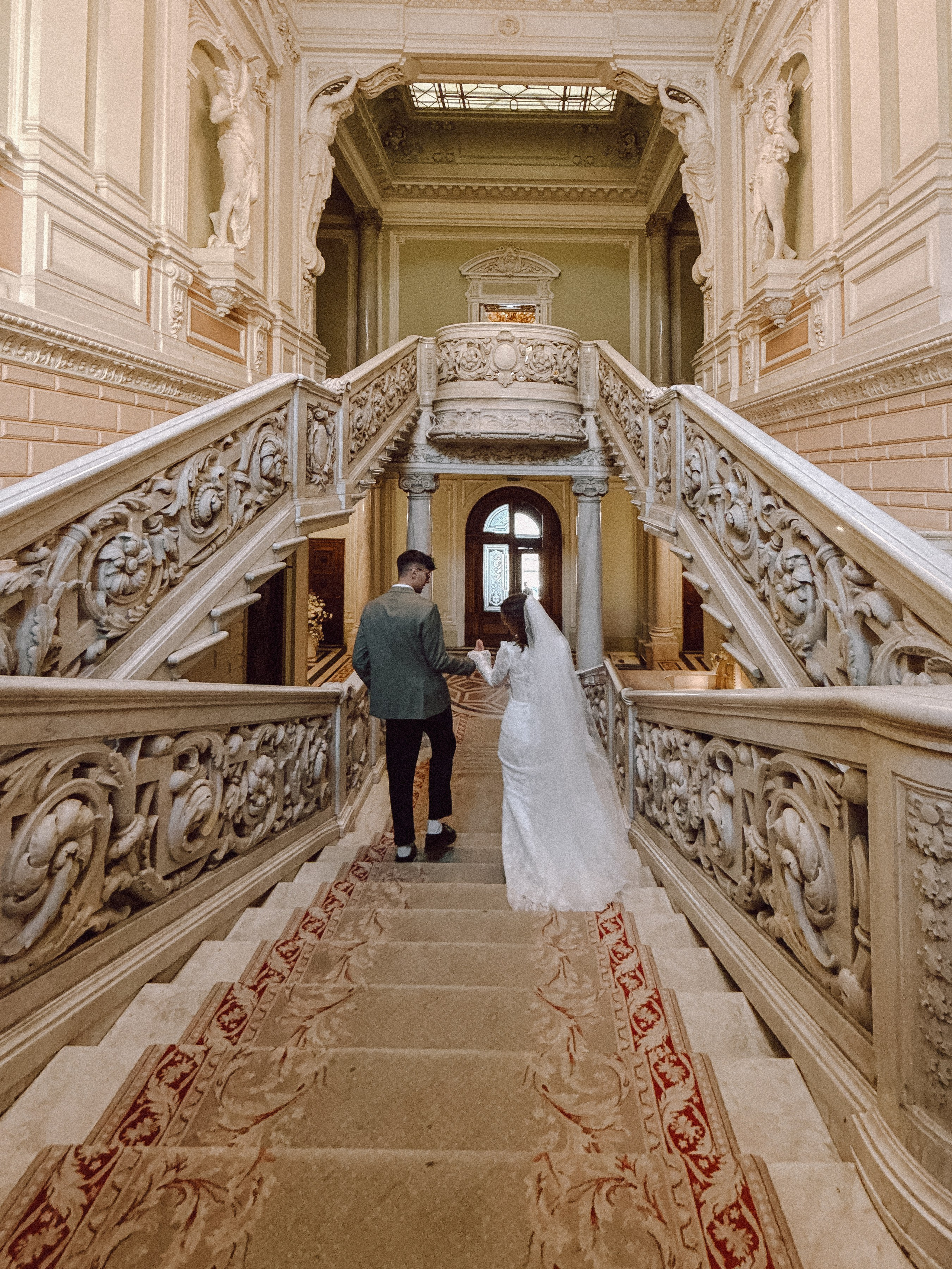 ФОТО НА ТЕЛЕФОН ВО ВРЕМЯ БРАКОСОЧЕТАНИЯ В ПЕРВОМ ДВОРЦЕ И ПРОГУЛКИ. Профессиональный фотограф, Санкт-Петербург — Виктория Богомолова