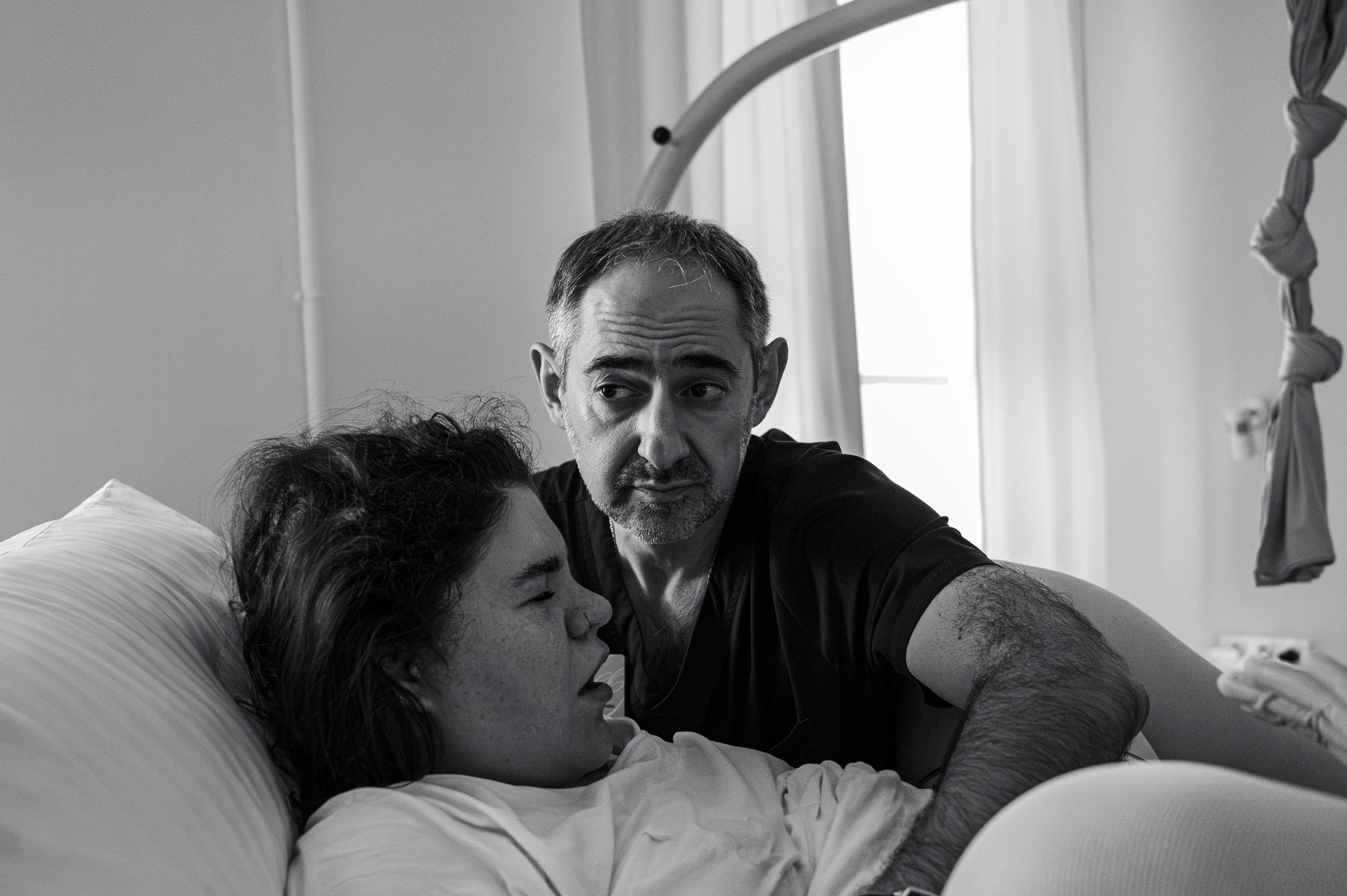 Василиса родилась. Роддом на Фурштатской. Парцалис Г.К./ Иринина А.С. Фотограф на роды СПБ Юлия Герасимова