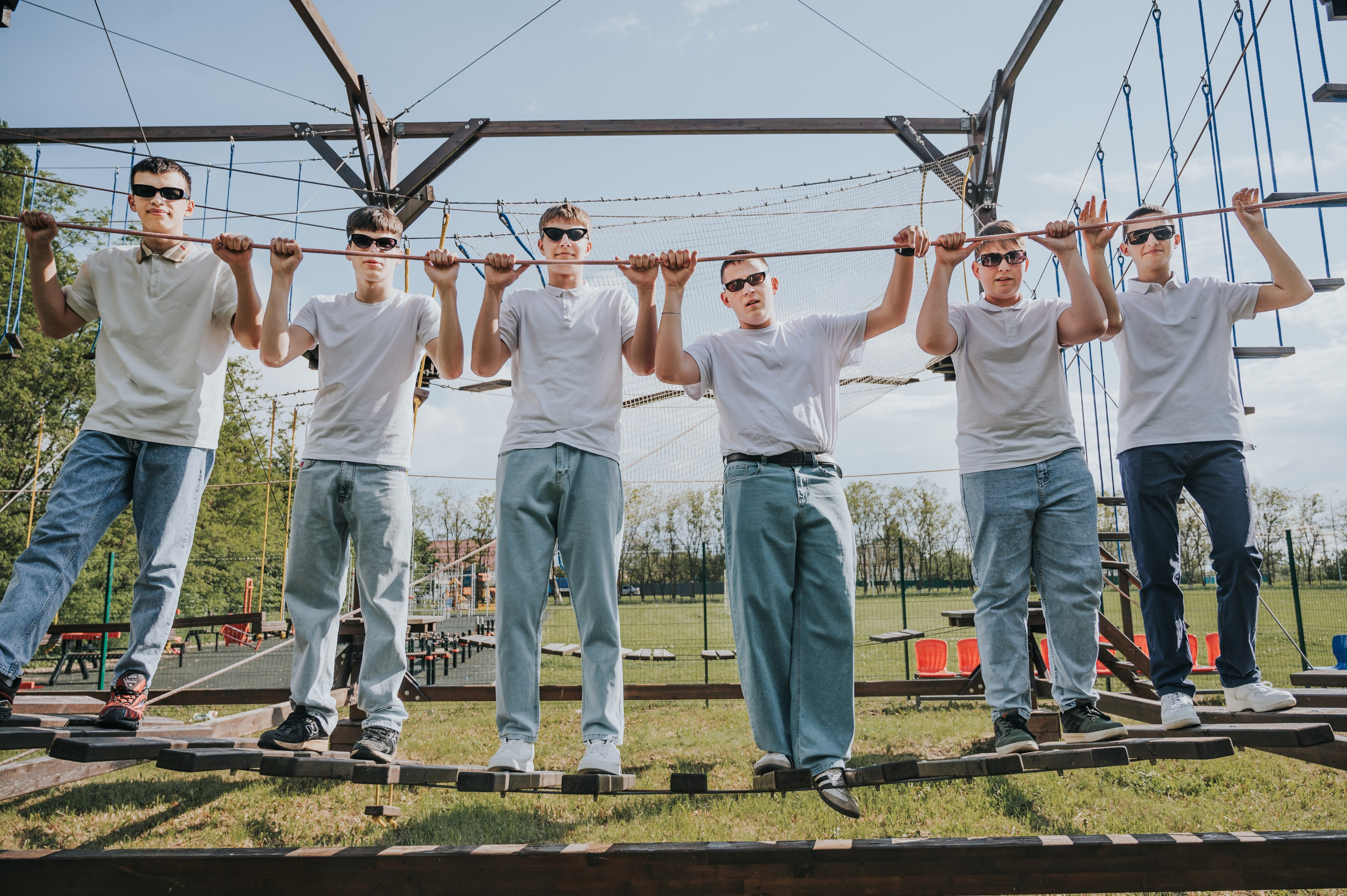 Спортплощадка. Выпускные альбомы и Школьный фотограф в Алексеевке, Бирюче, Красном