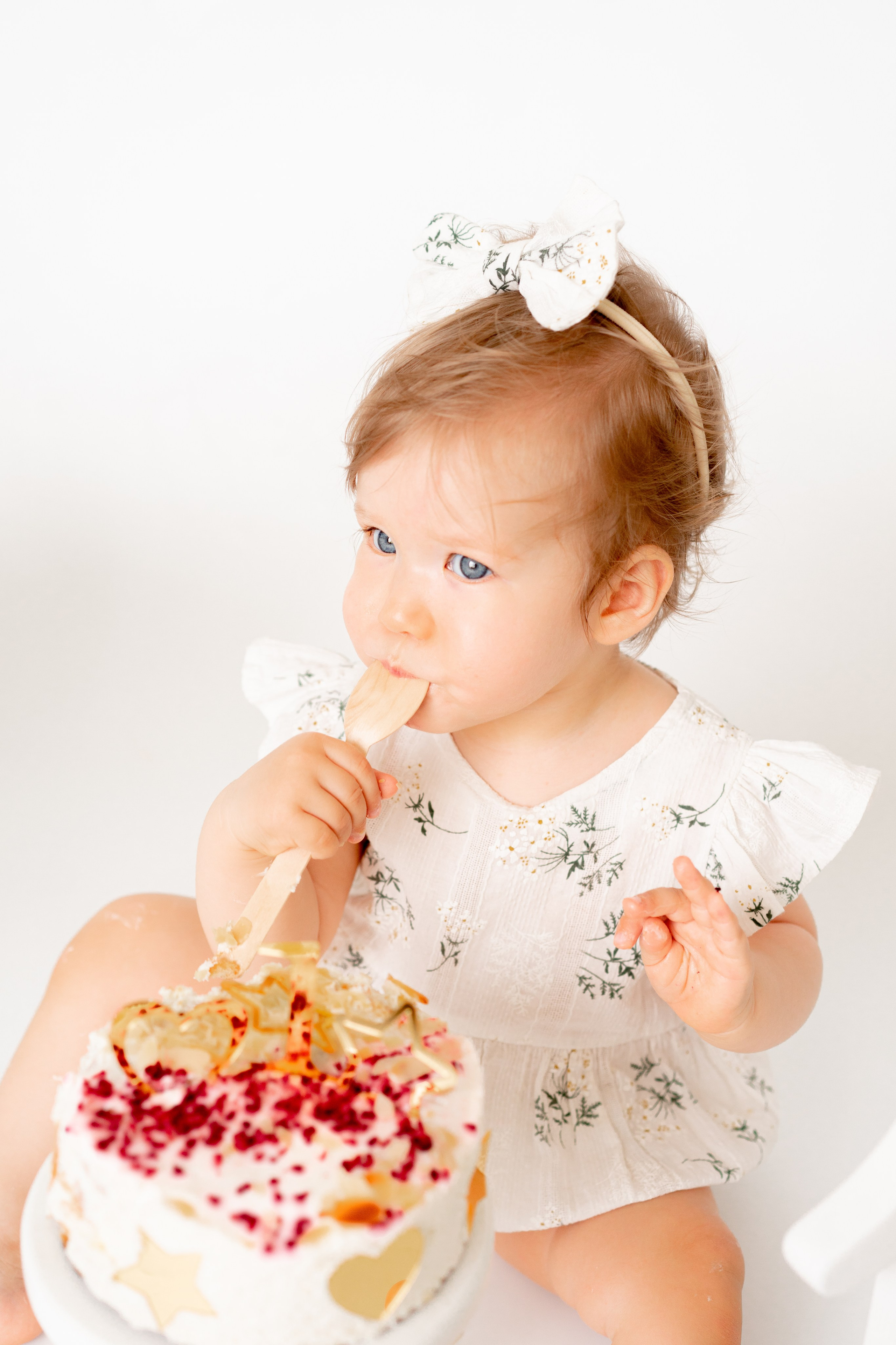 Крушение торта, Smash cake. Детская, семейная фотостудия в Санкт-Петербурге