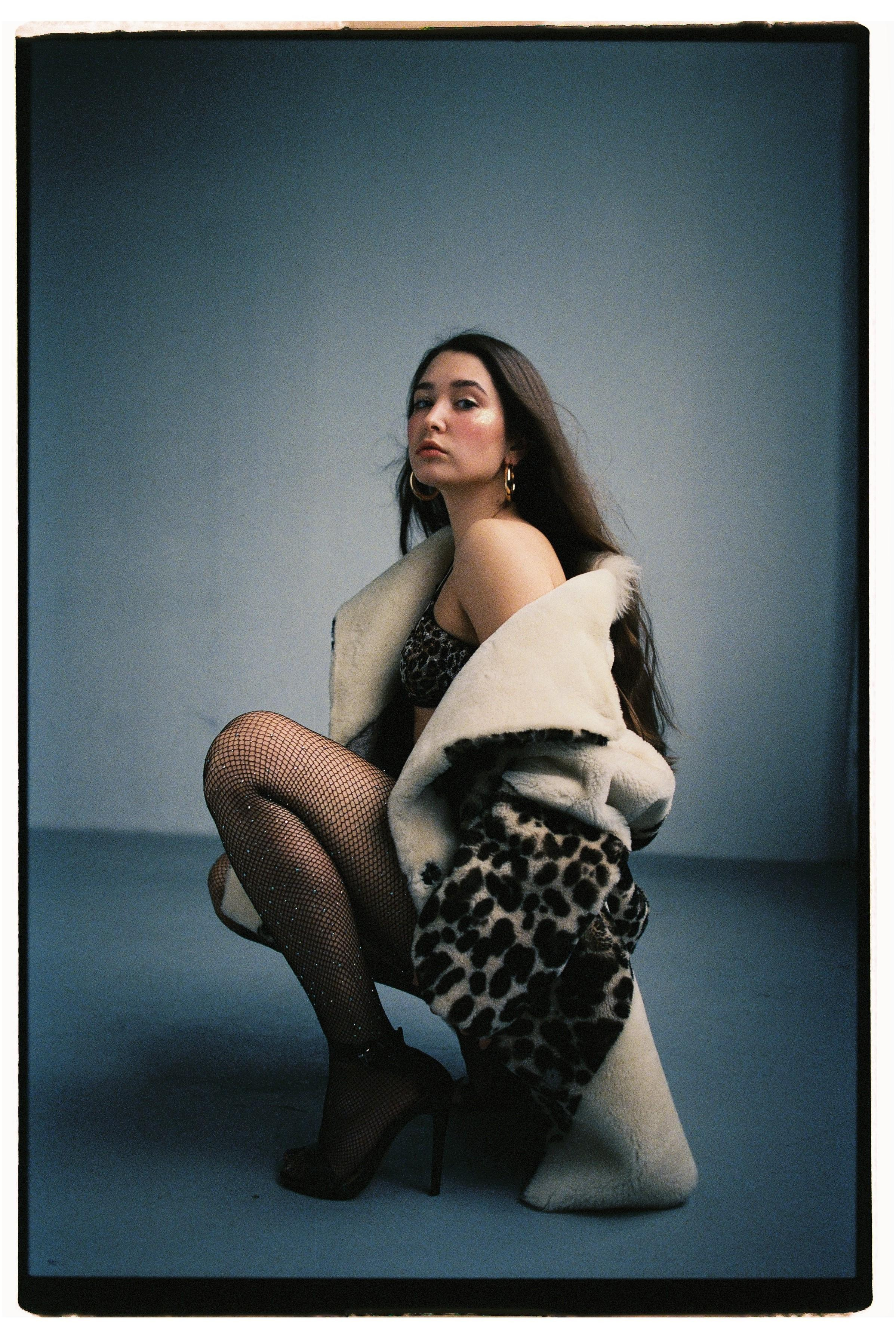 Арина Лимонова, съёмки на цифру и плёнку в Москве, Ижевске, Питере