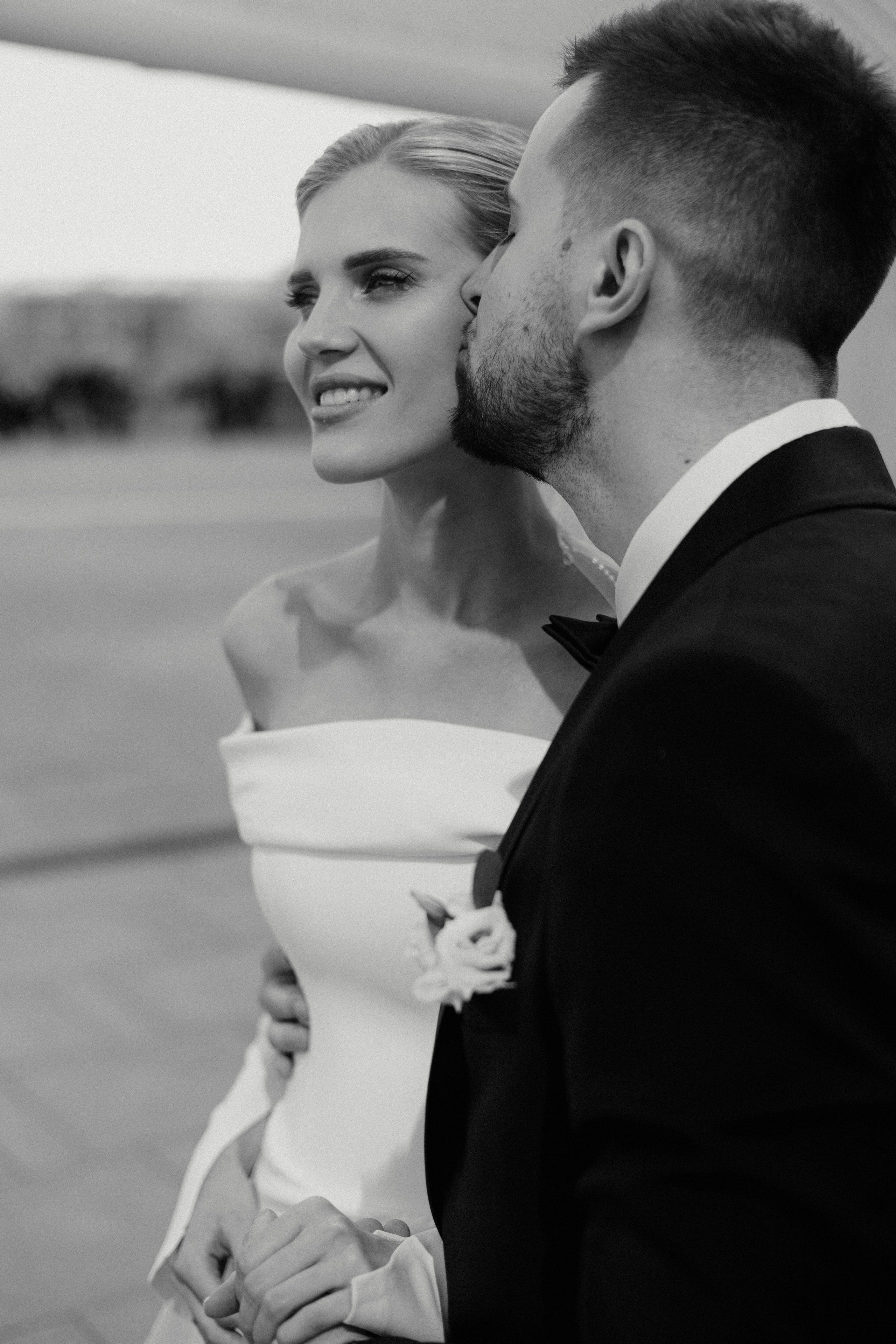 Свадебная фотосессия на стадионе Спартак. Свадебный фотограф в Москве. свадебная фотосессия Москва. Фотограф в Москве Валерия Рожкова