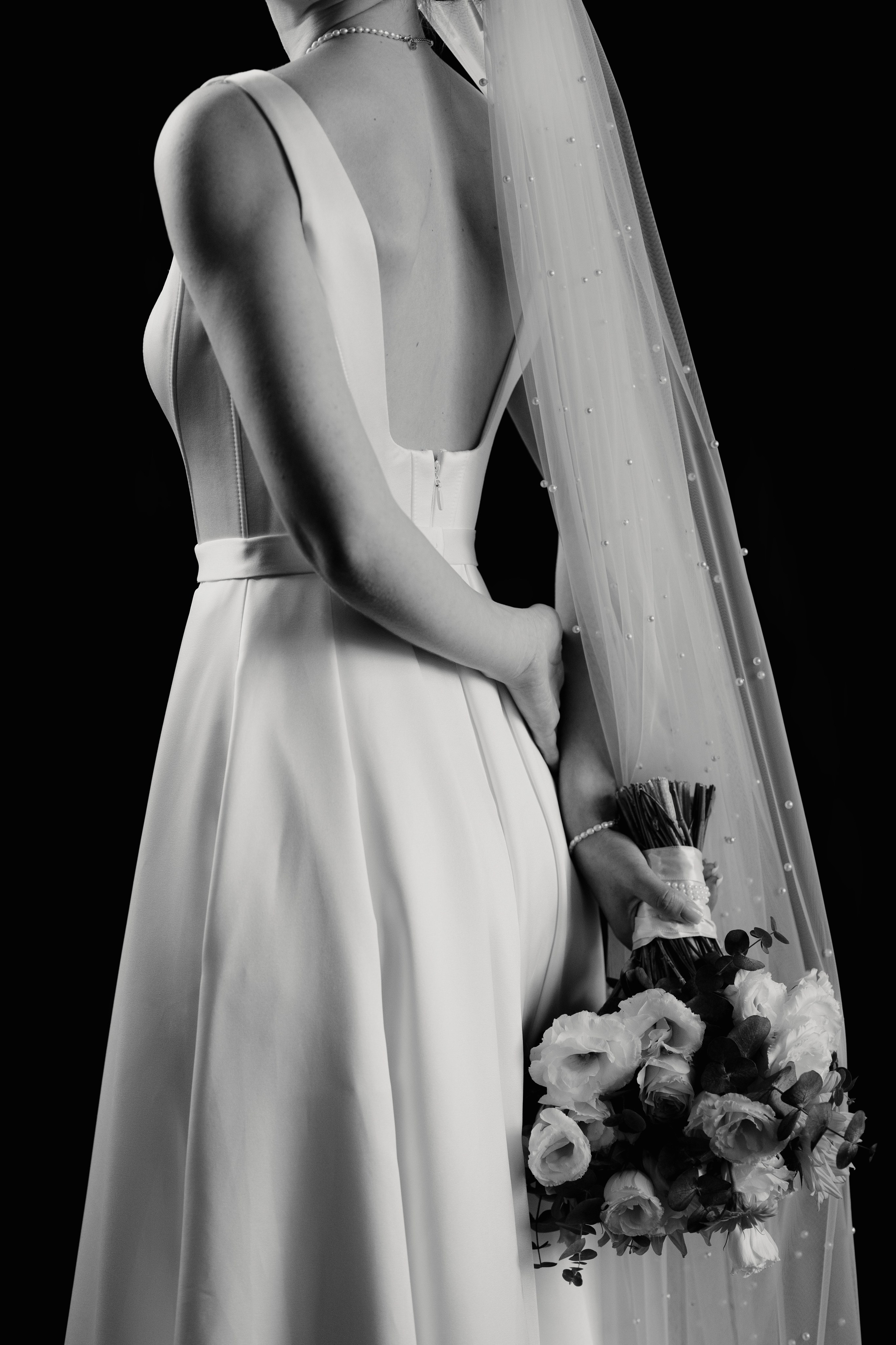 Портфолио свадебного фотографа в Москве. Фотосессия с лошадьми Москва. Фотограф на свадьбу в Москве. Свадебная фотосессия на черном фоне. Фотограф в Москве Валерия Рожкова