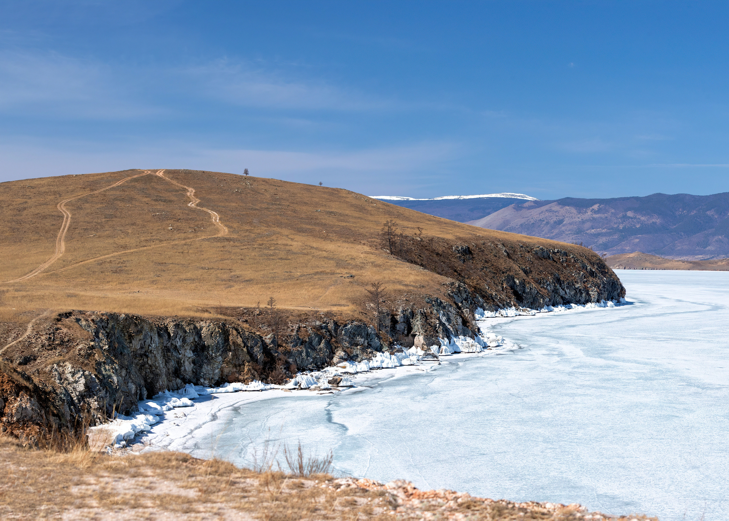 ОЛЬХОН В АПРЕЛЕ 2