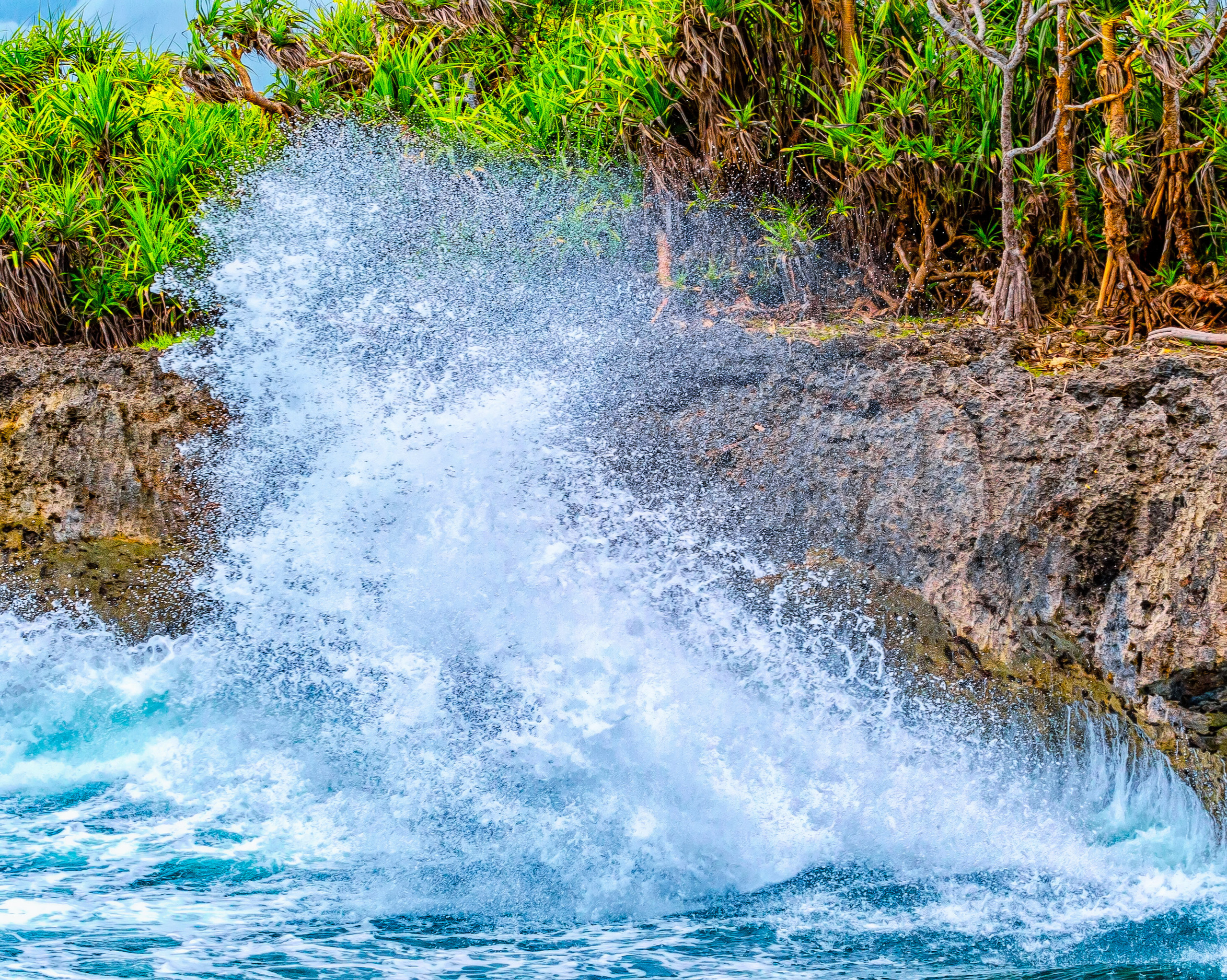 ОКЕАНСКИИЙ ПРИБОЙ. БАЛИ. ИНДОНЕЗИЯ.