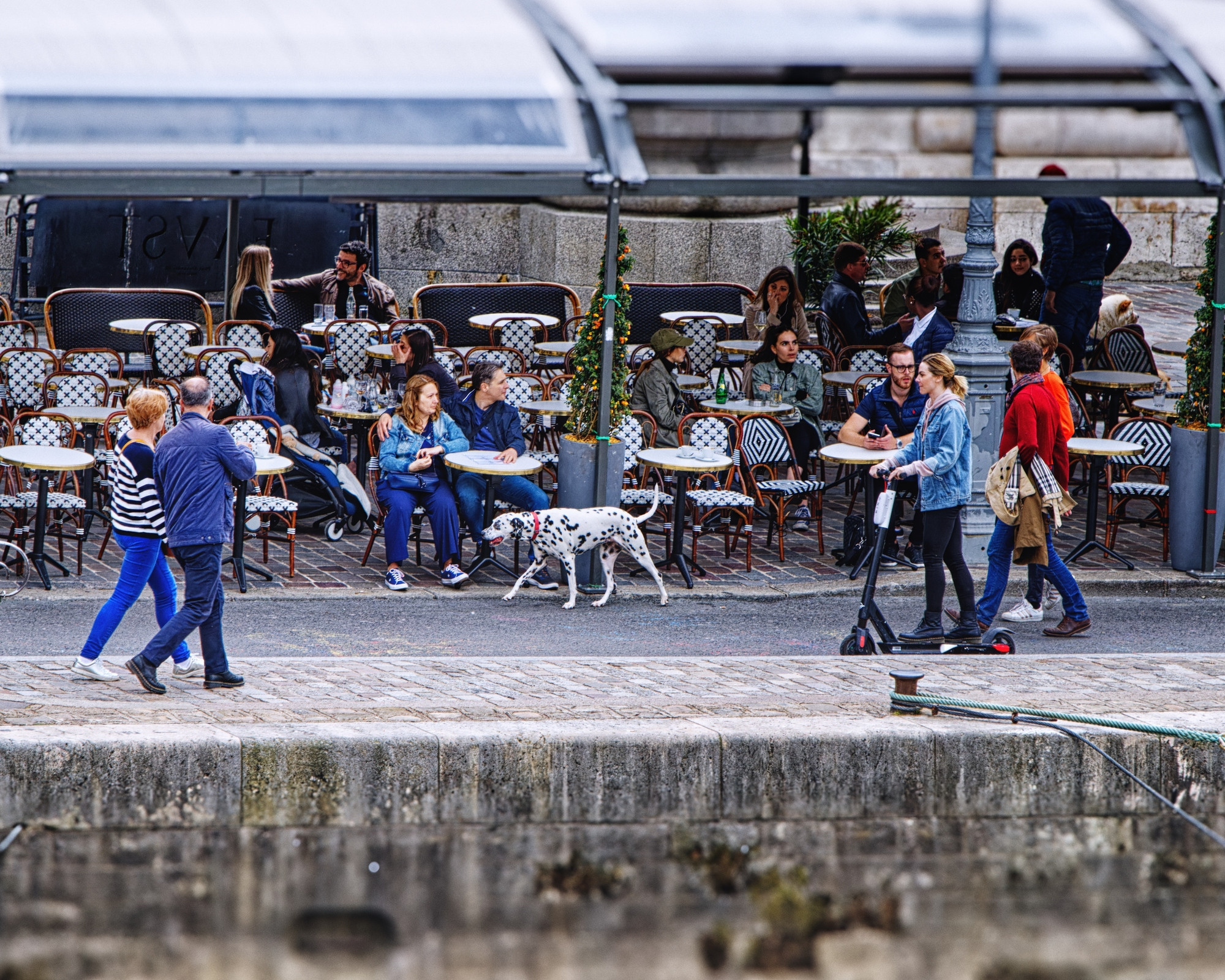 НАБЕРЕЖНАЯ СЕНЫ