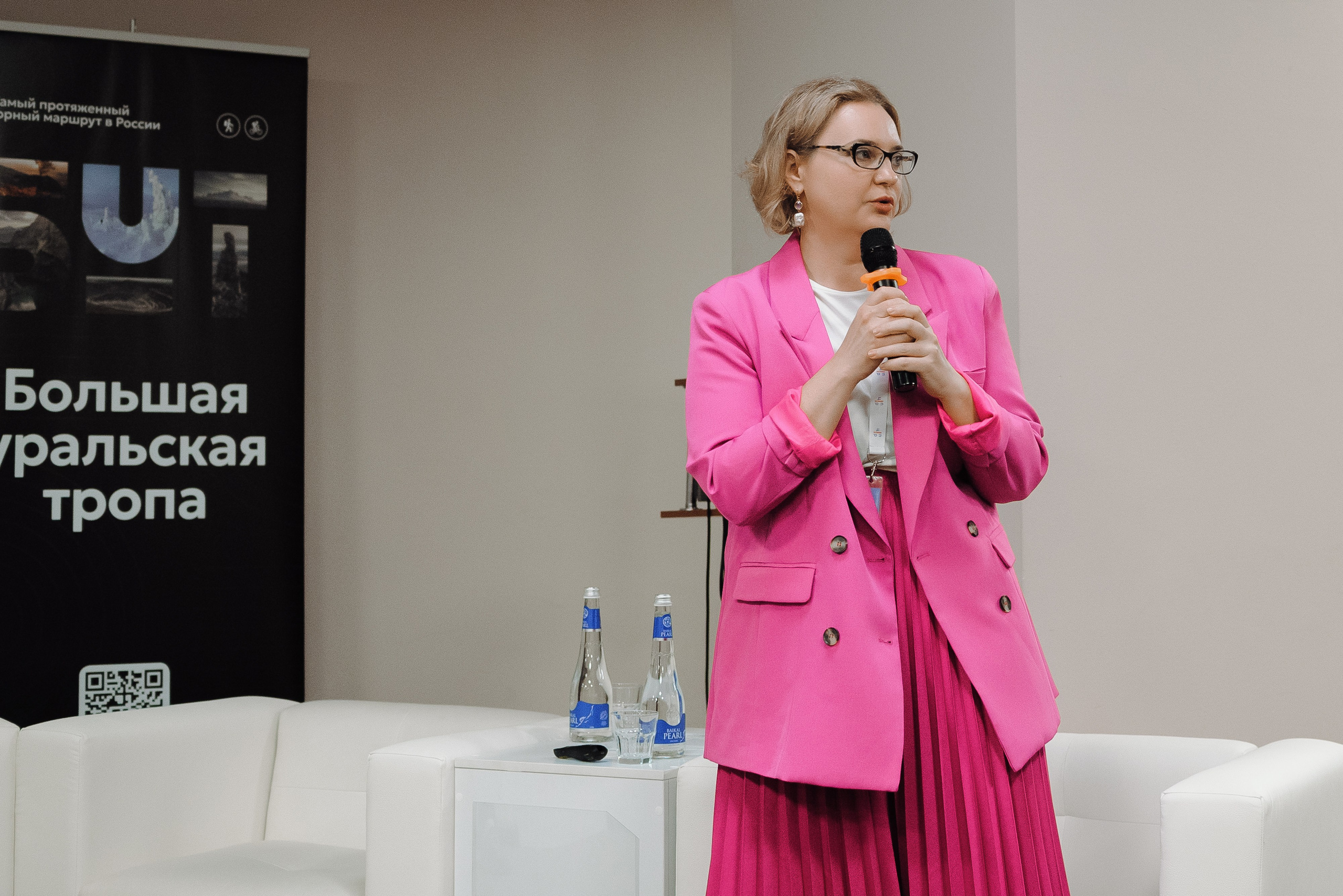 ОБЛАСТНАЯ КОНФЕРЕНЦИЯ «РАЗВИТИЕ ТУРИЗМА В ЧЕЛЯБИНСКОЙ ОБЛАСТИ». Репортажный фотограф Зуев Роман г. Челябинск