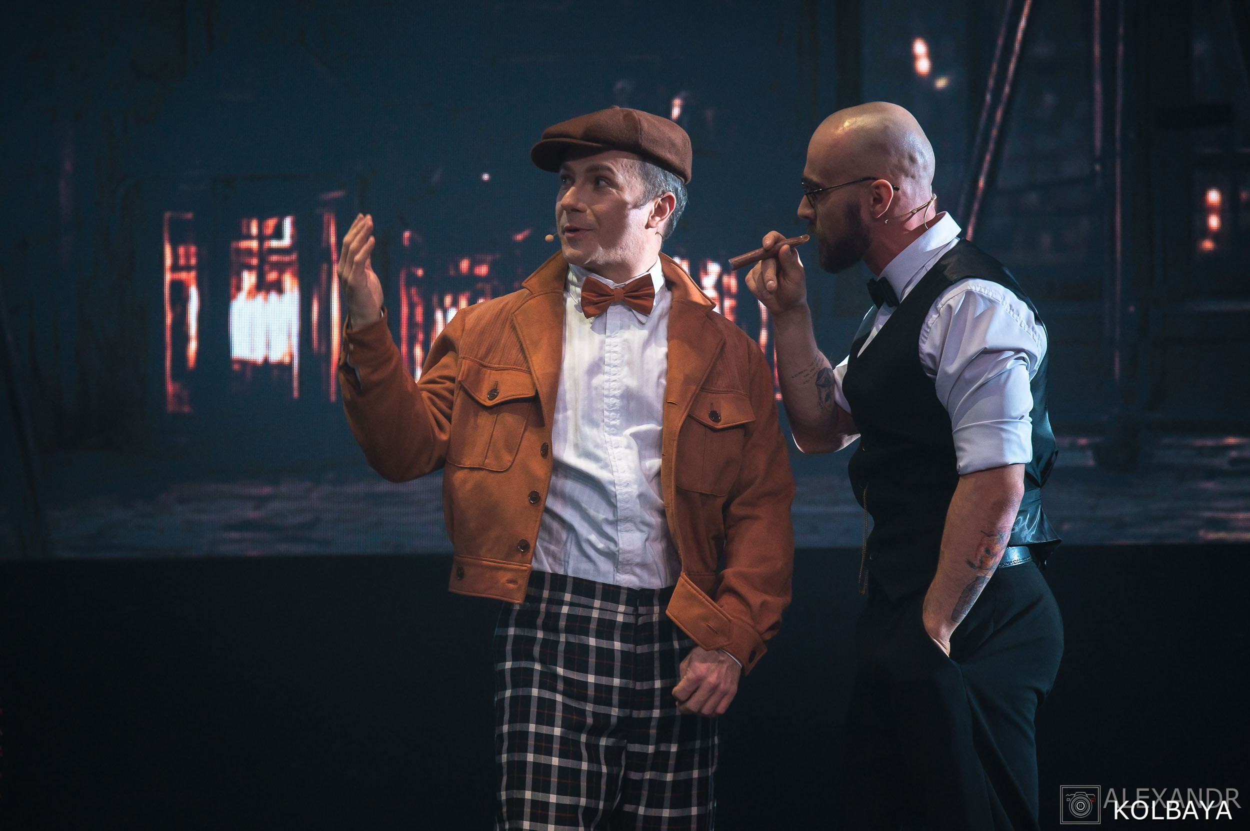 Фотографии со спектакля «Привет, я тетя Чарли». Концертный и театральный репортажный фотограф в Москве Александр Колбая