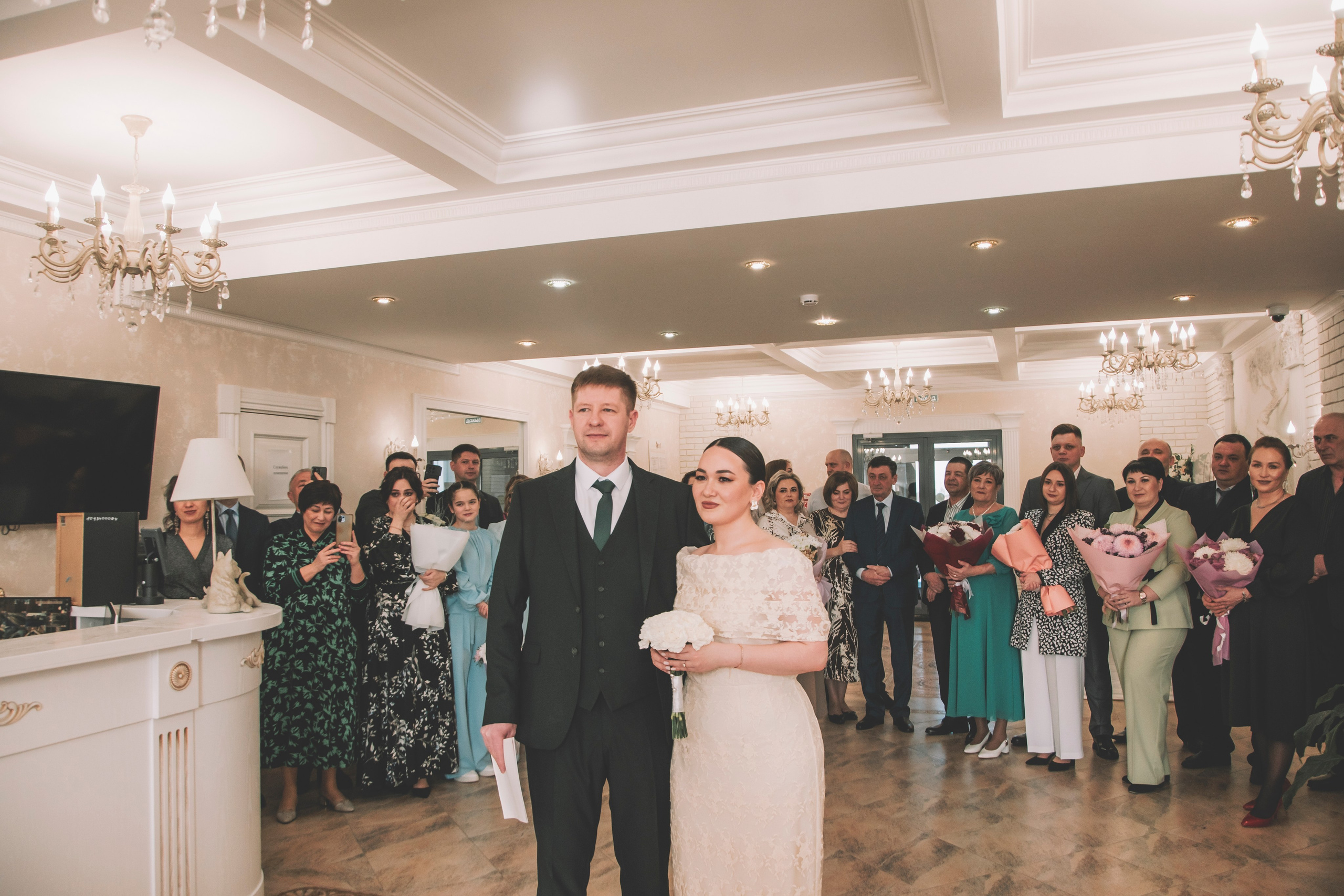 26.04.2025 (Фотосессия, роспись в Онии + фото с банкета). Семейный и свадебный фотограф Губкинский и Ставрополь