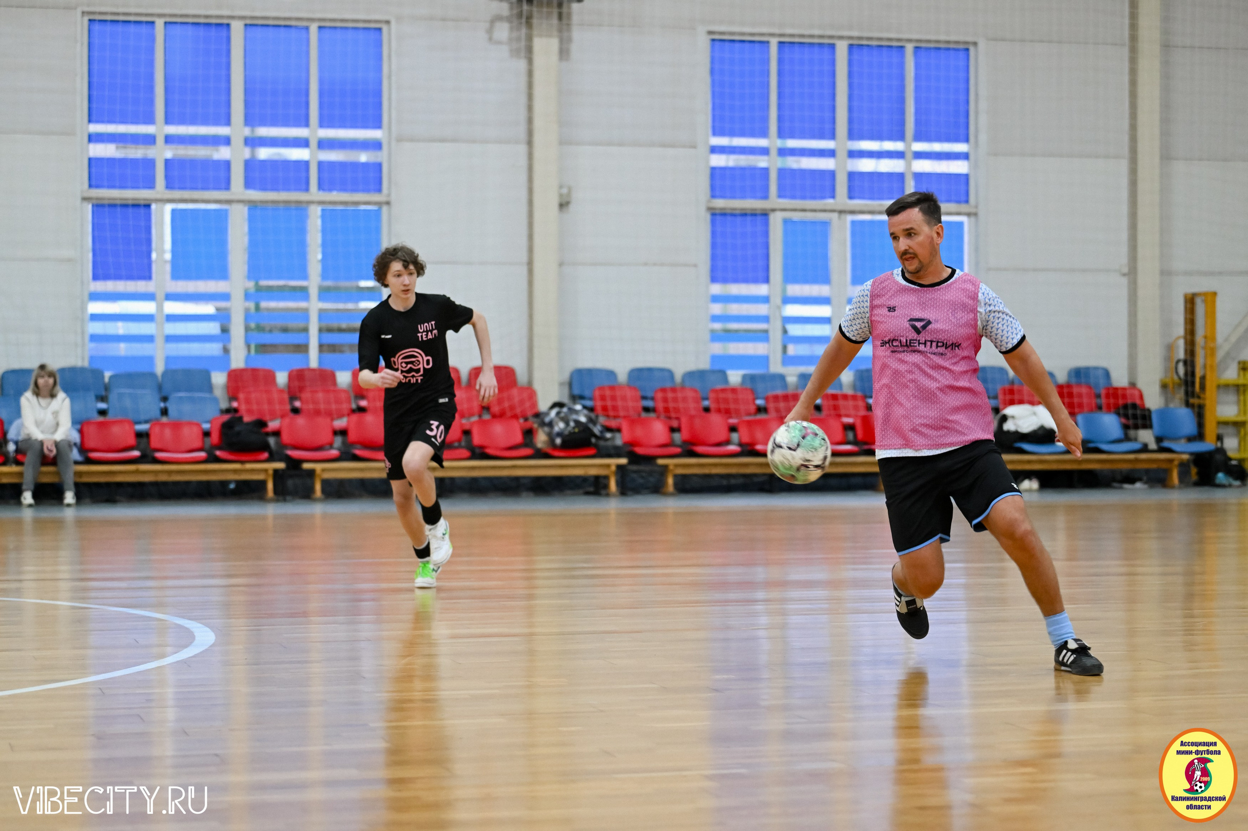 8 тур Корпоративной Бизнес-Лиги по футзалу. VIBECITY.RU Вайб Сити Ру Фоторепортажи Фотоотчеты Калининград