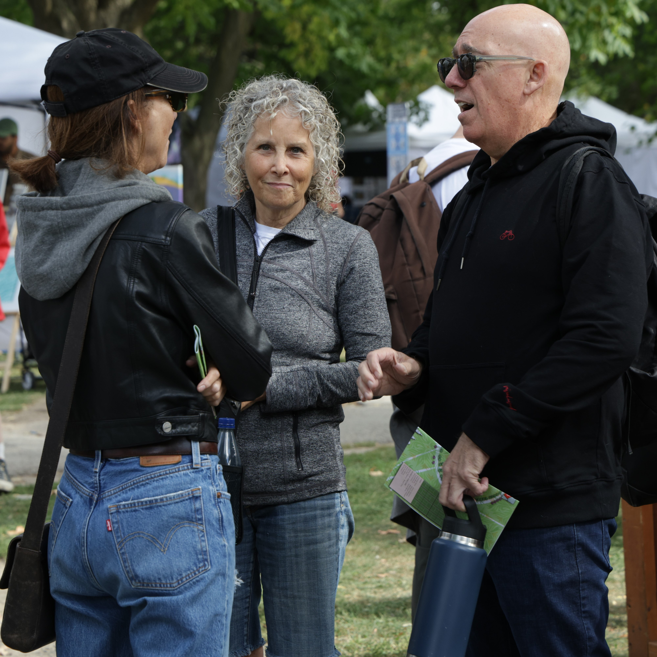 Queen St West Art Crawl. Portrait photographer based in Toronto — Blinova Mariia