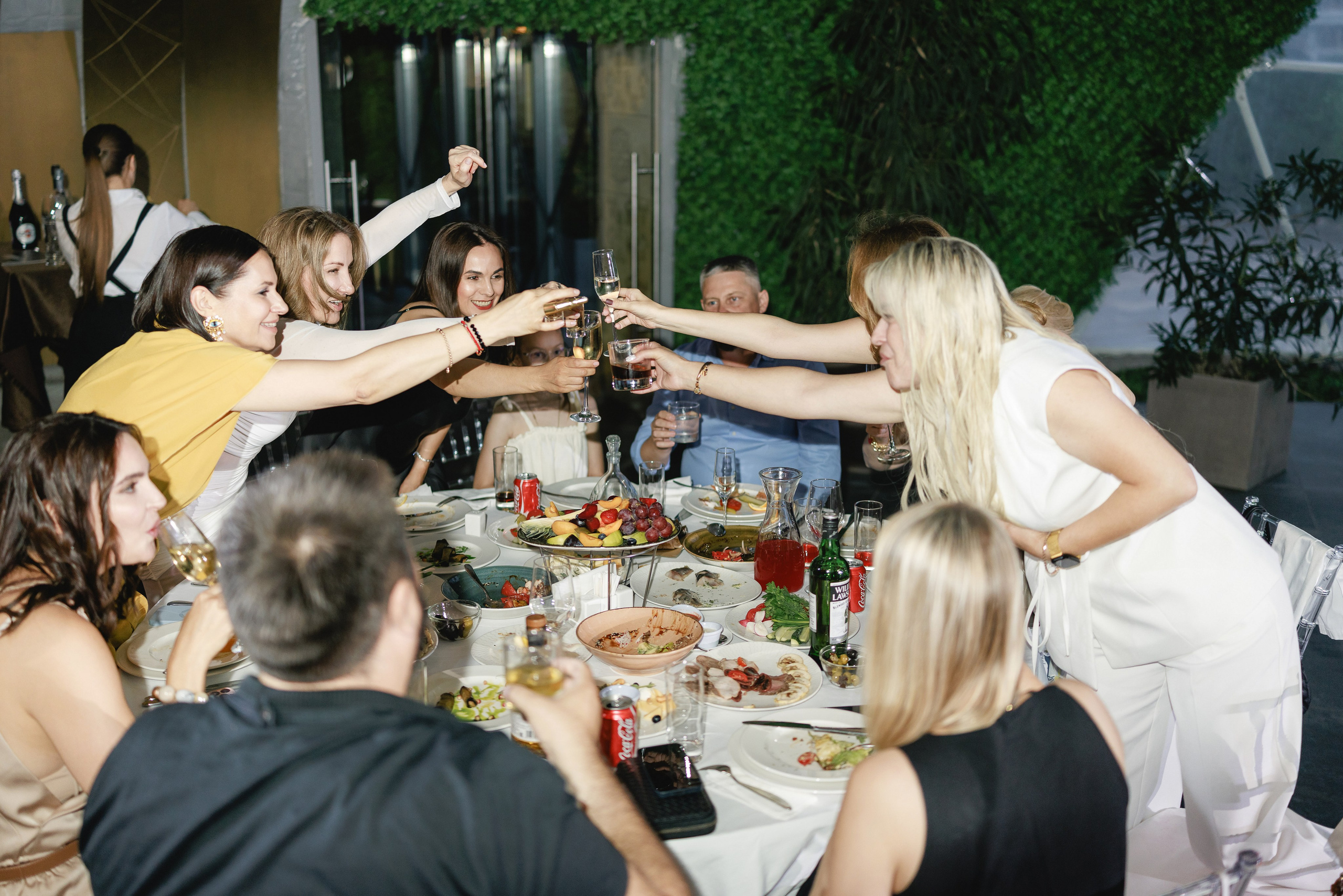 Выпускной в Графском парке. Фотограф Олег Сотник