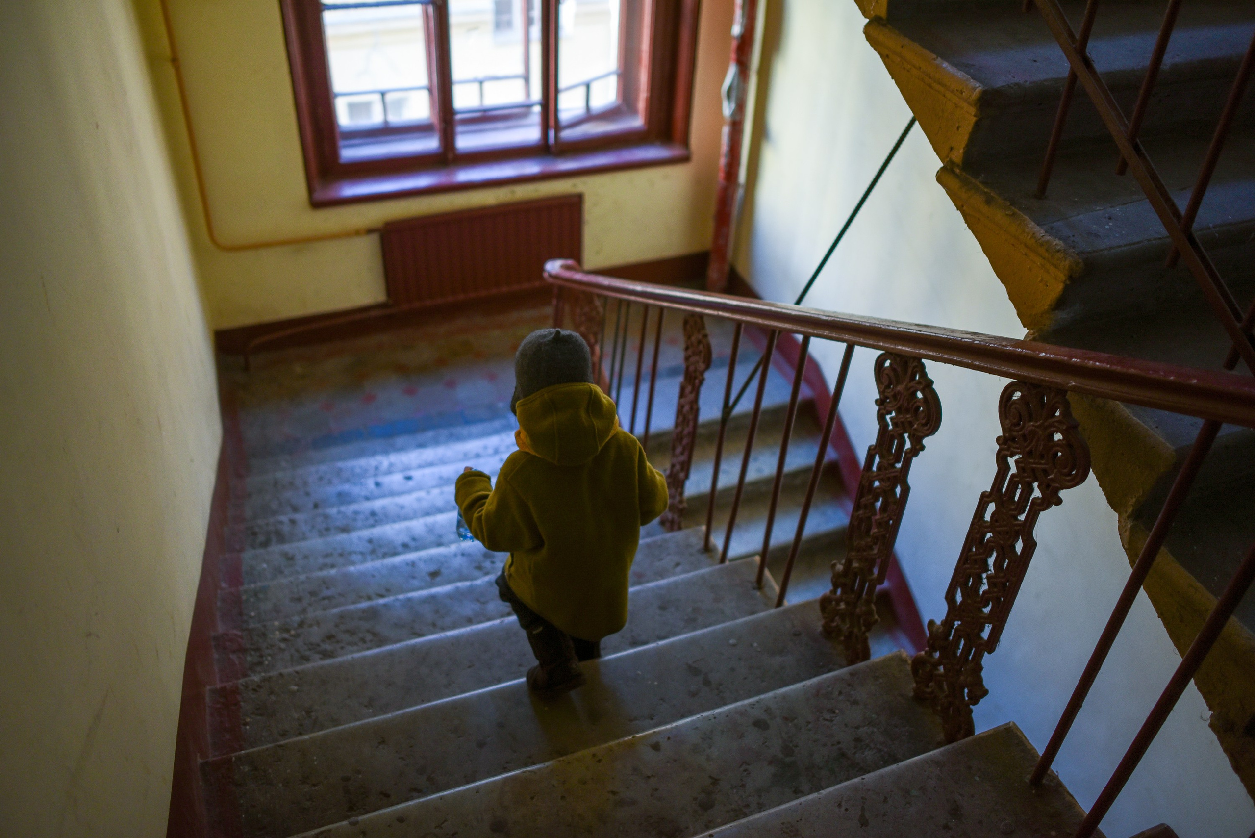 A Mom’s Day: The Everyday Hustle. Documentary family photography in Barcelona and beyond