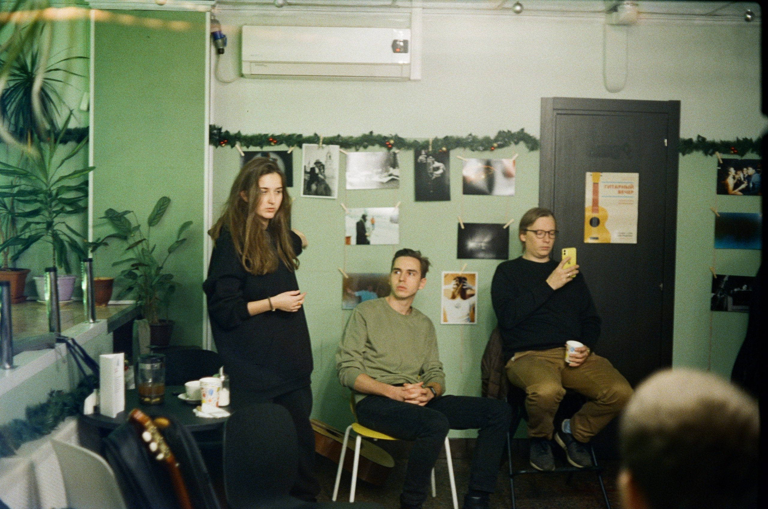 12.12.2021 // Гитара и фотография. Фотовыставки serebro.gallery, в которых автором можешь стать ты! | Москва