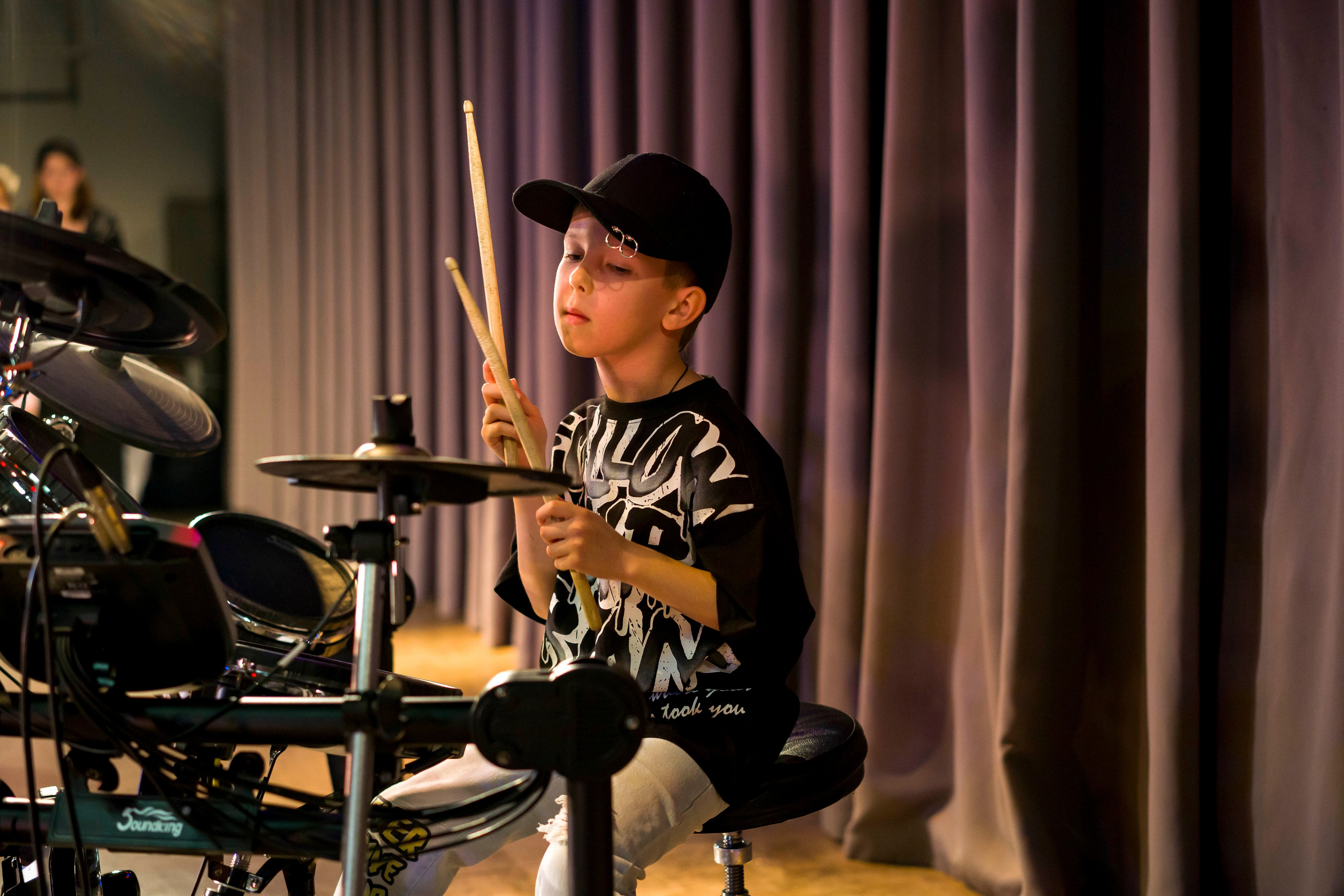 Концерт вокальной студии. Фотограф в Санкт-Петербурге. Репортажная и все съёмки для бизнеса