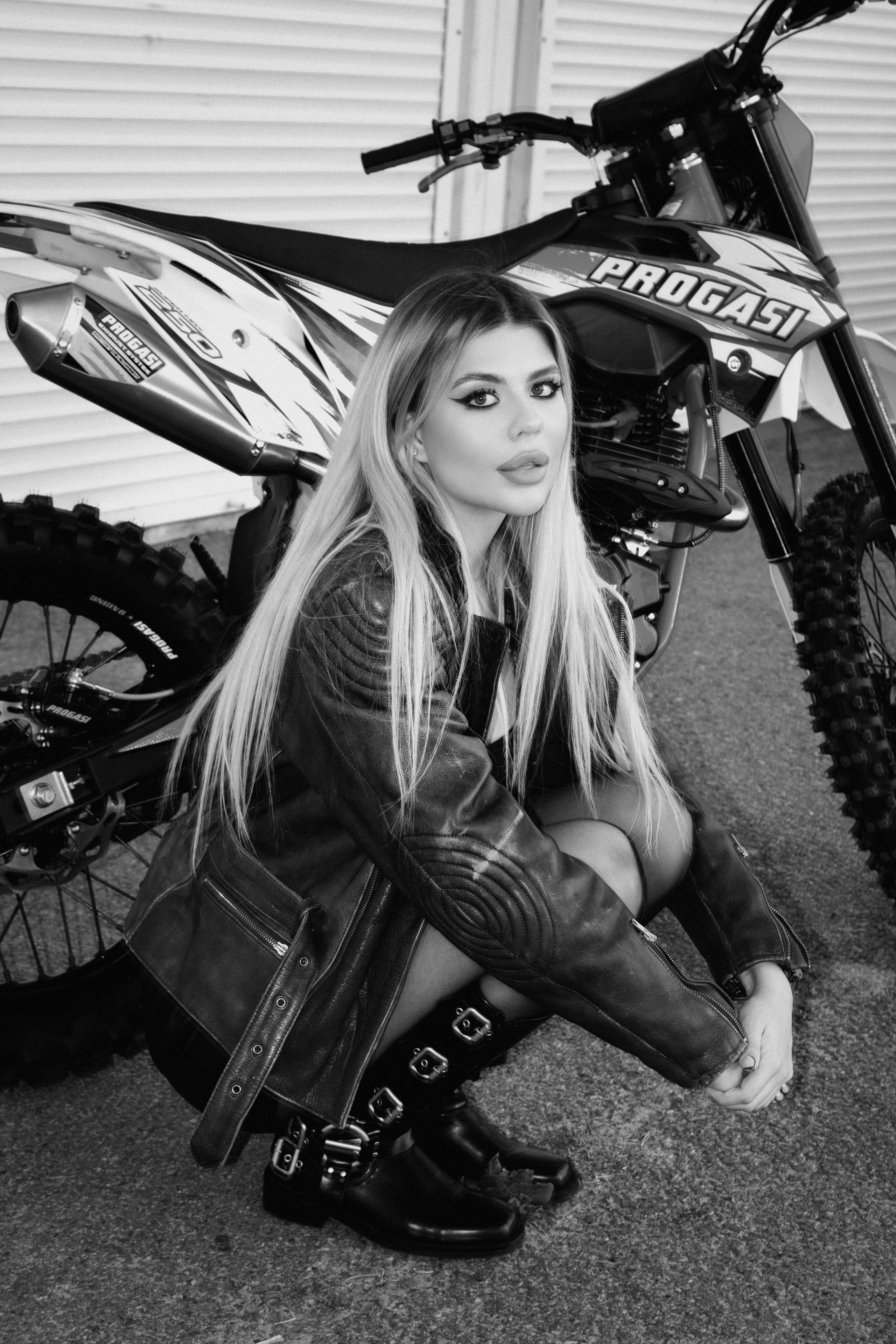 фотографии мотоциклов и девушек