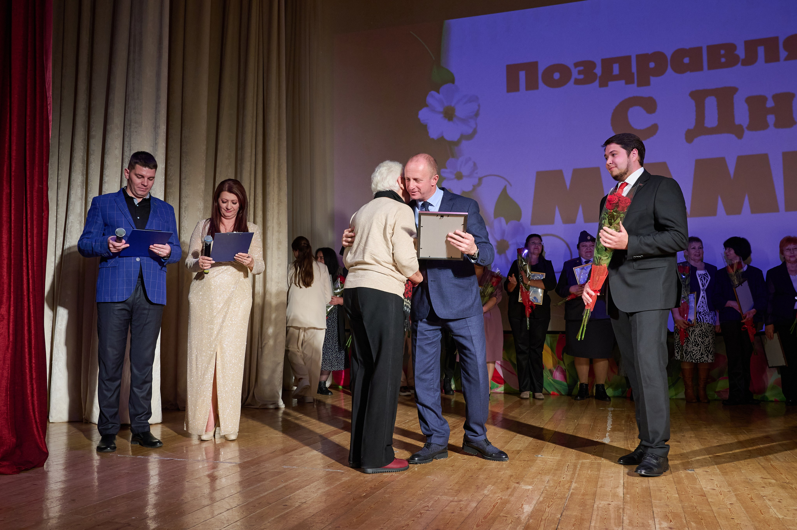 День матери. Кабардинка. Жизнь курорта Кабардинка в фотографиях