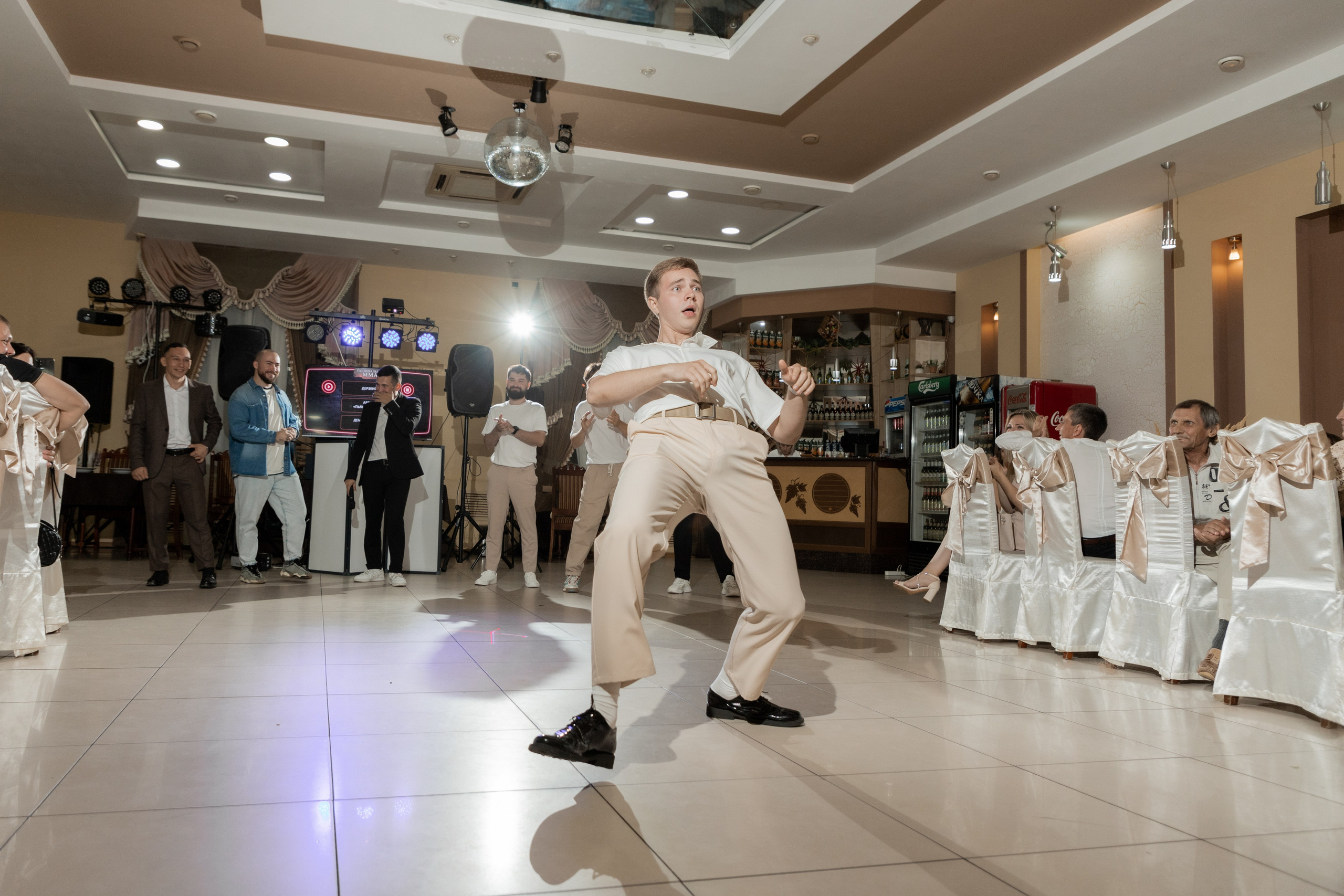 Роман и Александра (банкет). Свадебный фотограф Ангелина Сунгатулина | Саратов | Балаково | Вольск