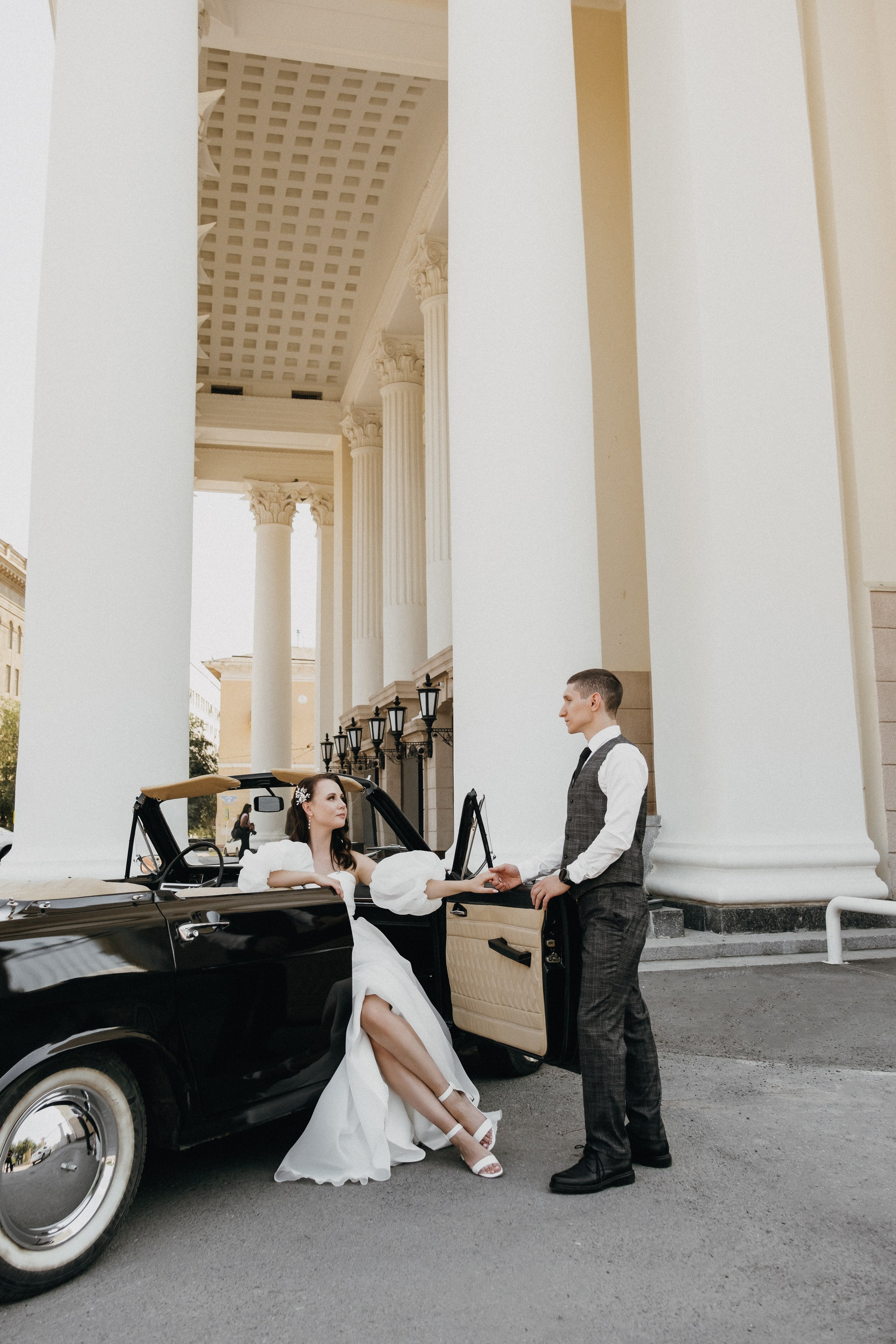 Свадебная съемка с машиной Волгоград. Свадебный и семейный фотограф в Волгограде Кристина Иванова