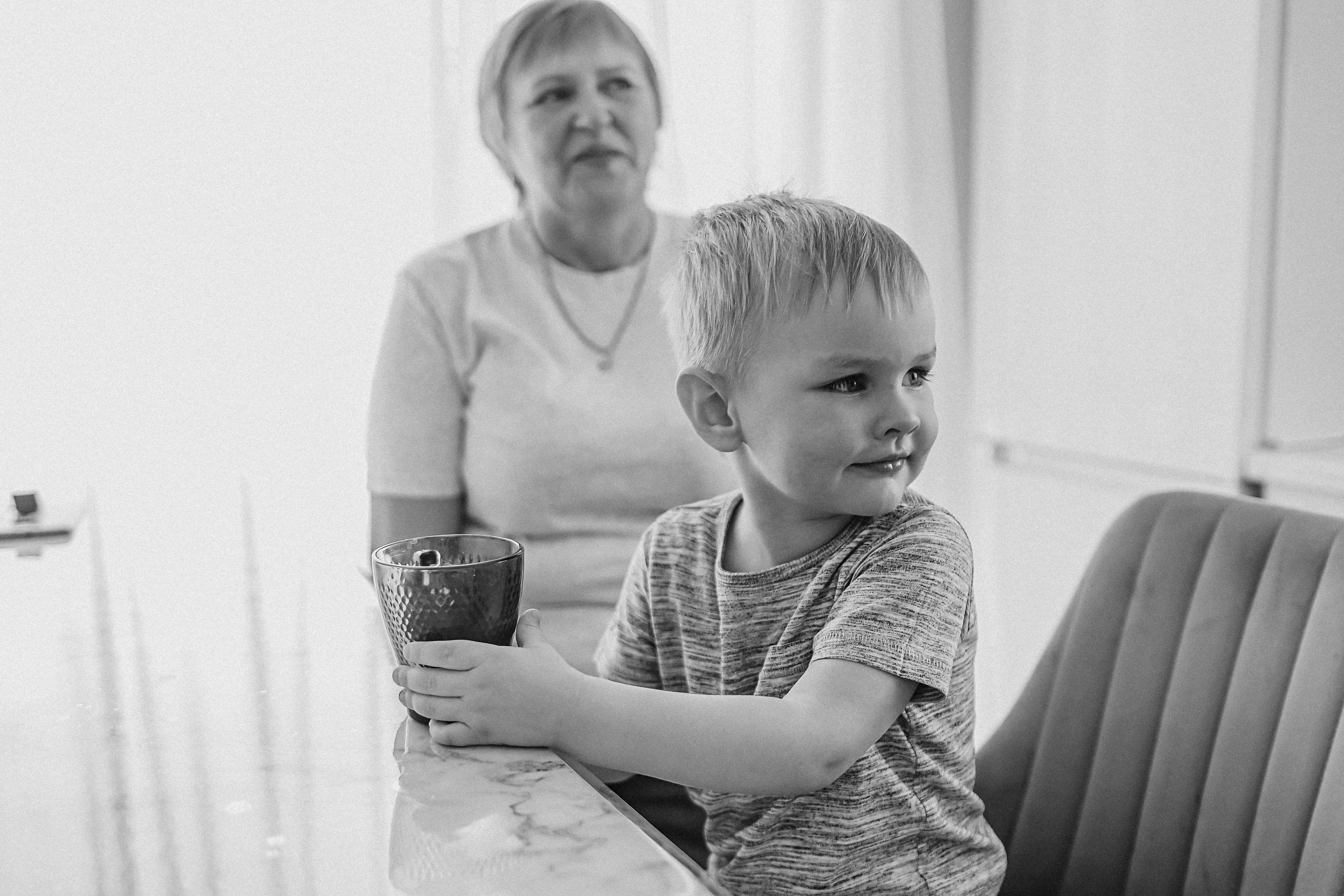 Семейная в домике (репортаж). Семейный фотограф Тюмень, фотограф на роды Салмина Мария