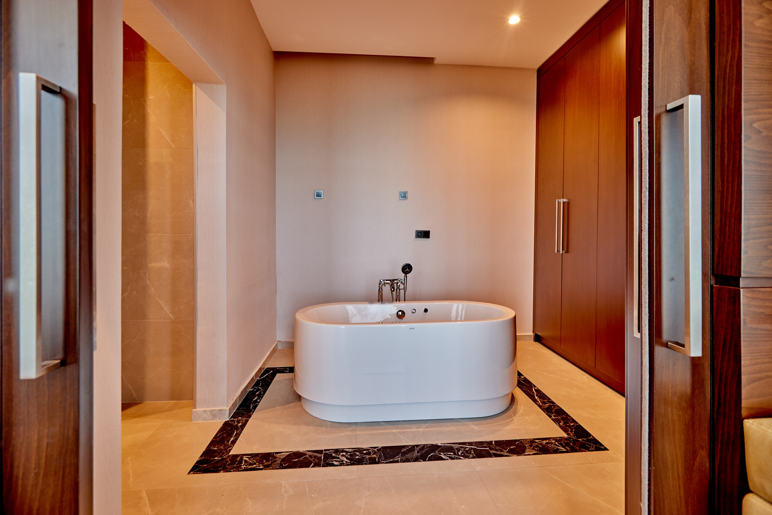 LEGEND BATUMI. Режиссёр, клипмейкер, фотограф — Андрей Охота