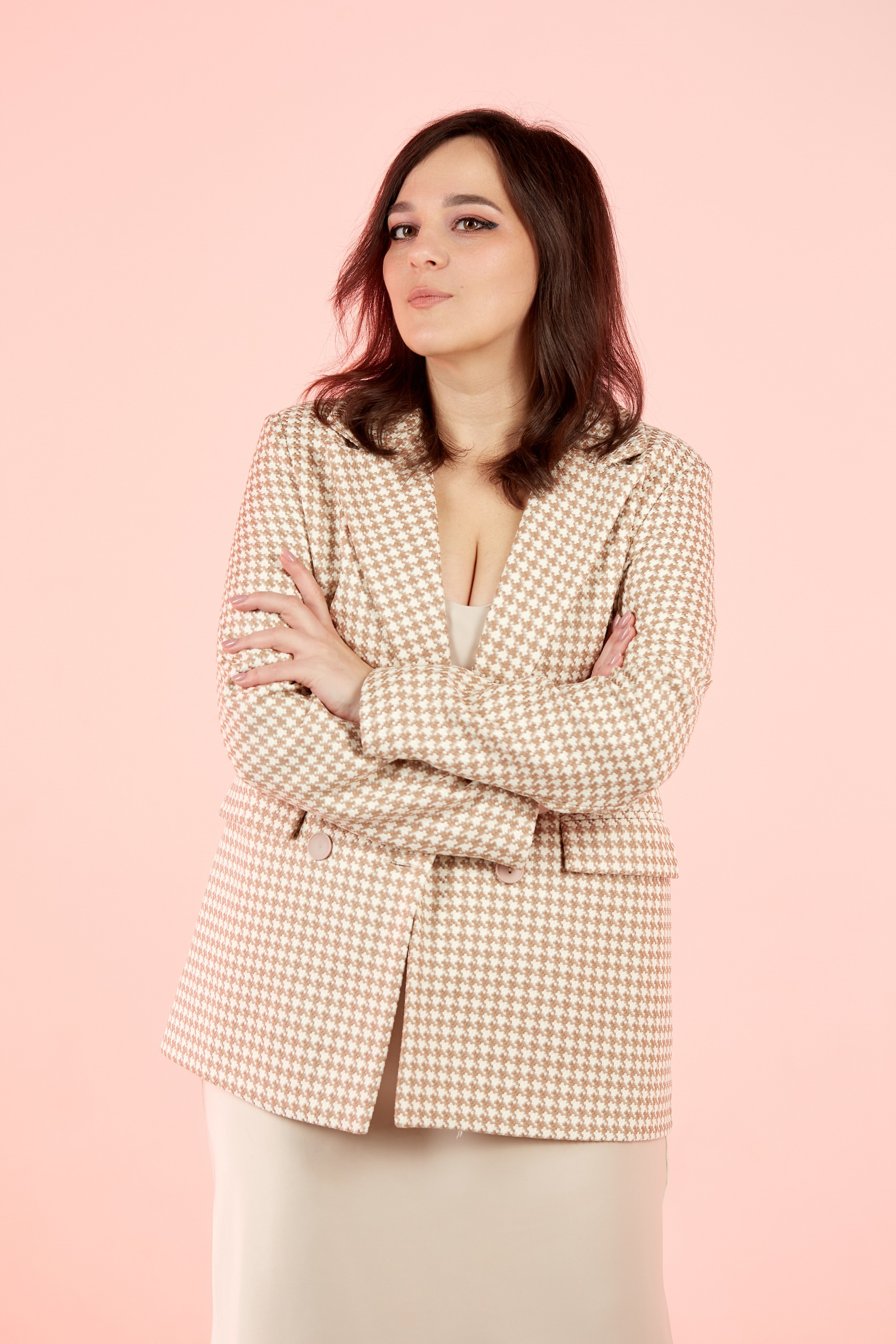 Бизнес-портрет в студии (Пенза) — профессиональная фотосессия для личного бренда и резюме. Деловой портрет в Пензе — фотосъемка для LinkedIn, сайта компании и соцсетей. Профессиональный бизнес-портрет в Пензе — фотосессия в деловом стиле с ретушью. Корпоративный портрет в Пензе — студийная съемка для предпринимателей и компаний. Фото для резюме и делового профиля (Пенза) — строгий стиль, естественный свет, профессиональная обработка.