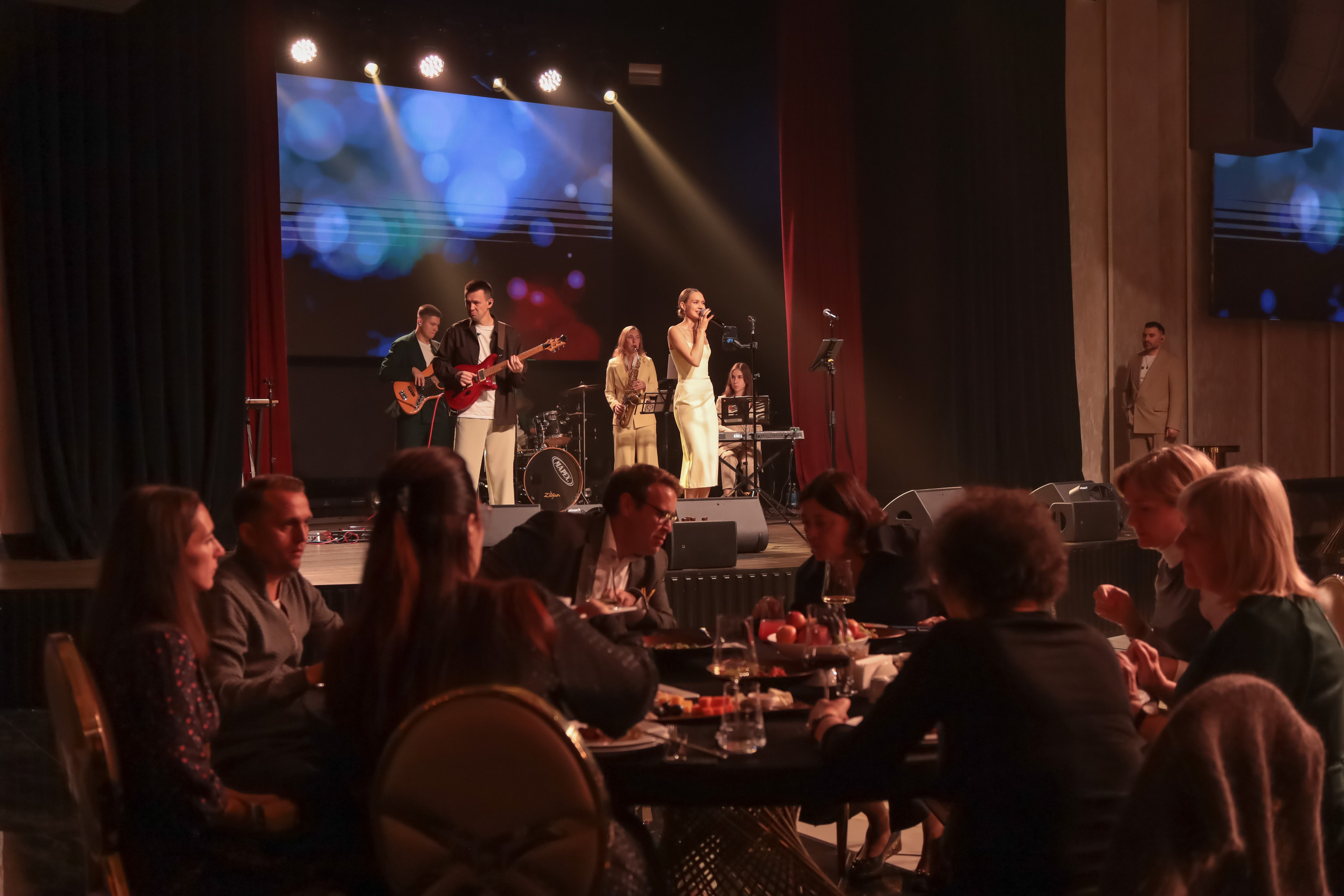 Фотосьёмка мероприятий. Свадебный фотограф в Тюмени Скатов Виктор