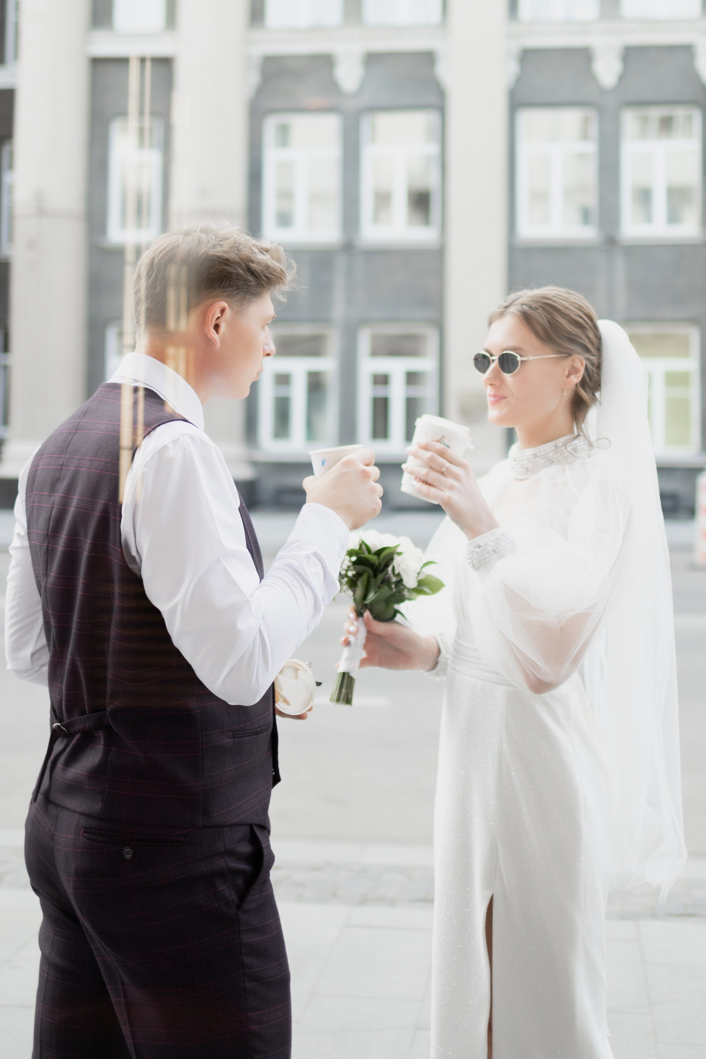 Владислав и Юлия Вечерняя прогулка по городу. Свадебный Фотограф в Иркутске Екатерина Елисеева