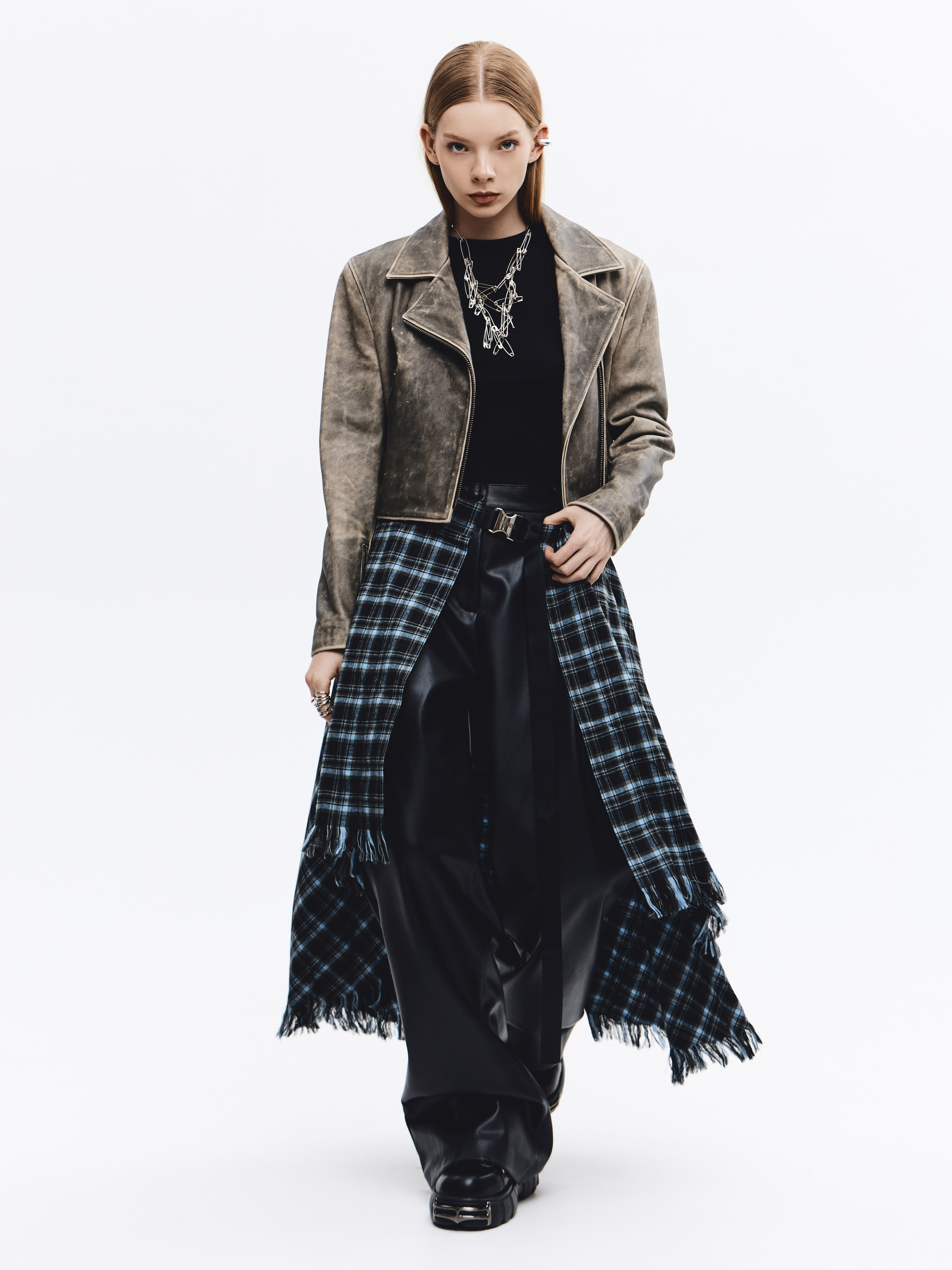 Wis-Wis лукбук. Стилист медийных личностей