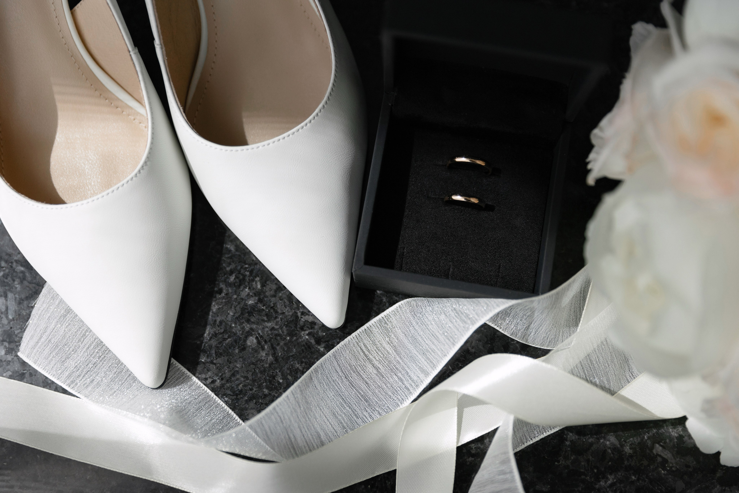 Свадебная фотосессия в Soluxe Hotel и роспись в Савеловском ЗАГСе. Свадебный фотограф в Москве Полина Лелетко