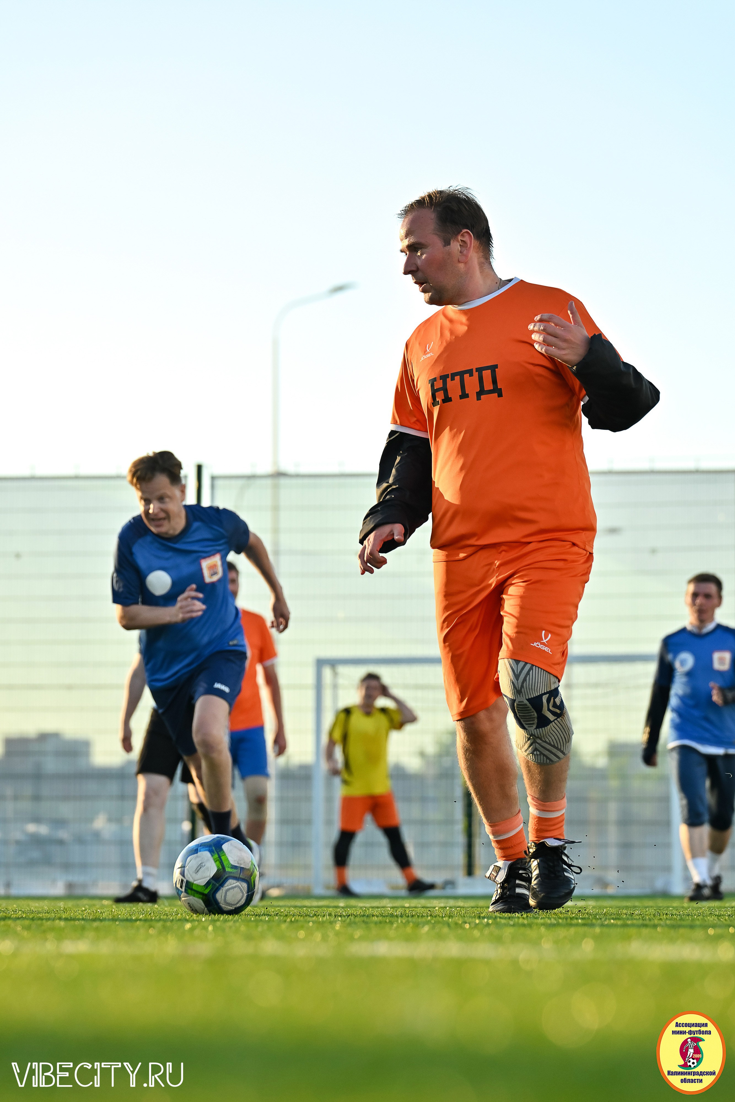 ИГРЫ МИНИ-ФУТБОЛЬНОЙ И КОРПОРАТИВНОЙ ЛИГИ. VIBECITY.RU Вайб Сити Ру Фоторепортажи Фотоотчеты Калининград