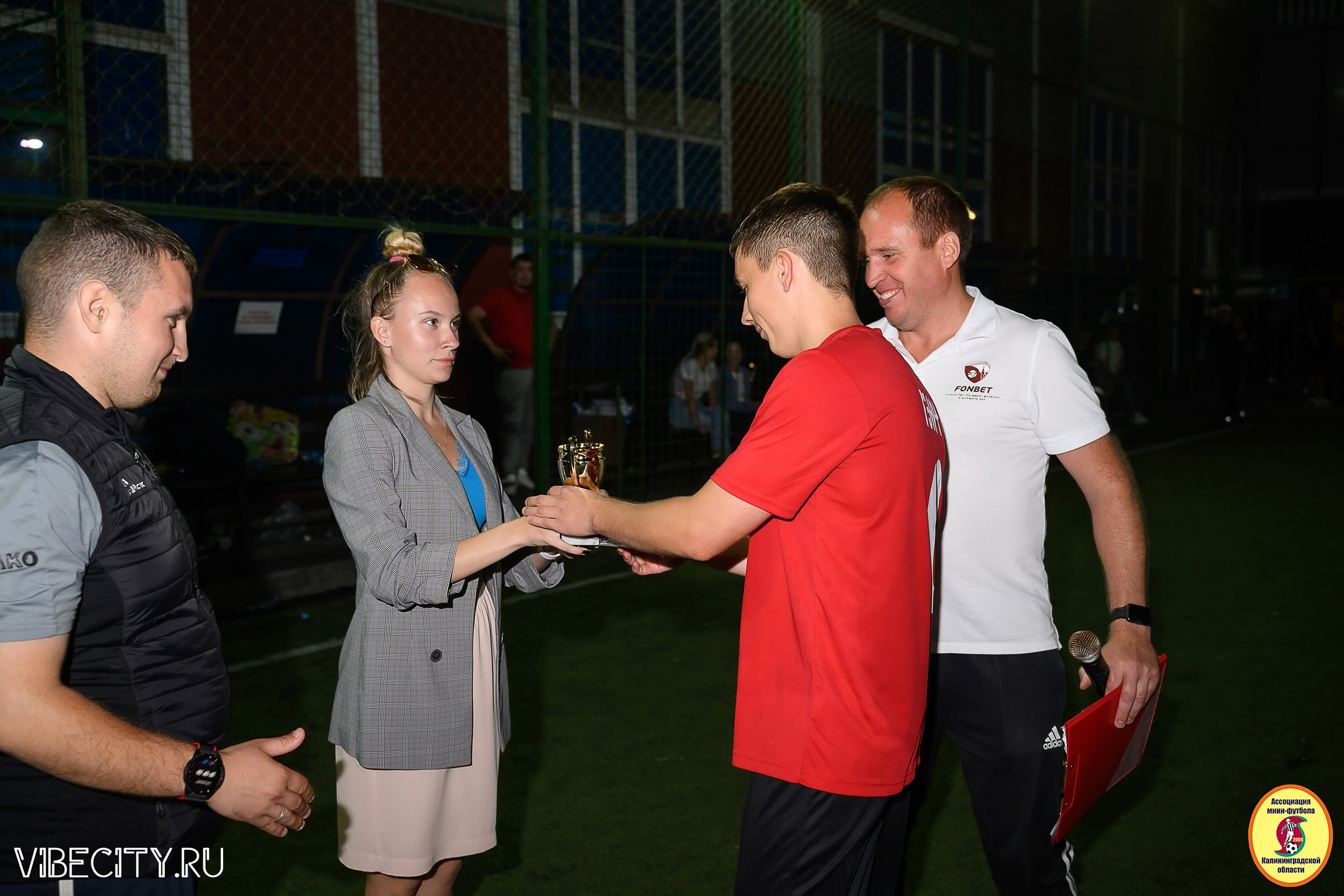 ФИНАЛЬНЫЕ ИГРЫ КУБКА МИНИ-ФУТБОЛЬНОЙ ЛИГИ И КУБКА КОРПОРАТИВНОЙ МФЛ 2025. VIBECITY.RU Вайб Сити Ру Фоторепортажи Фотоотчеты Калининград