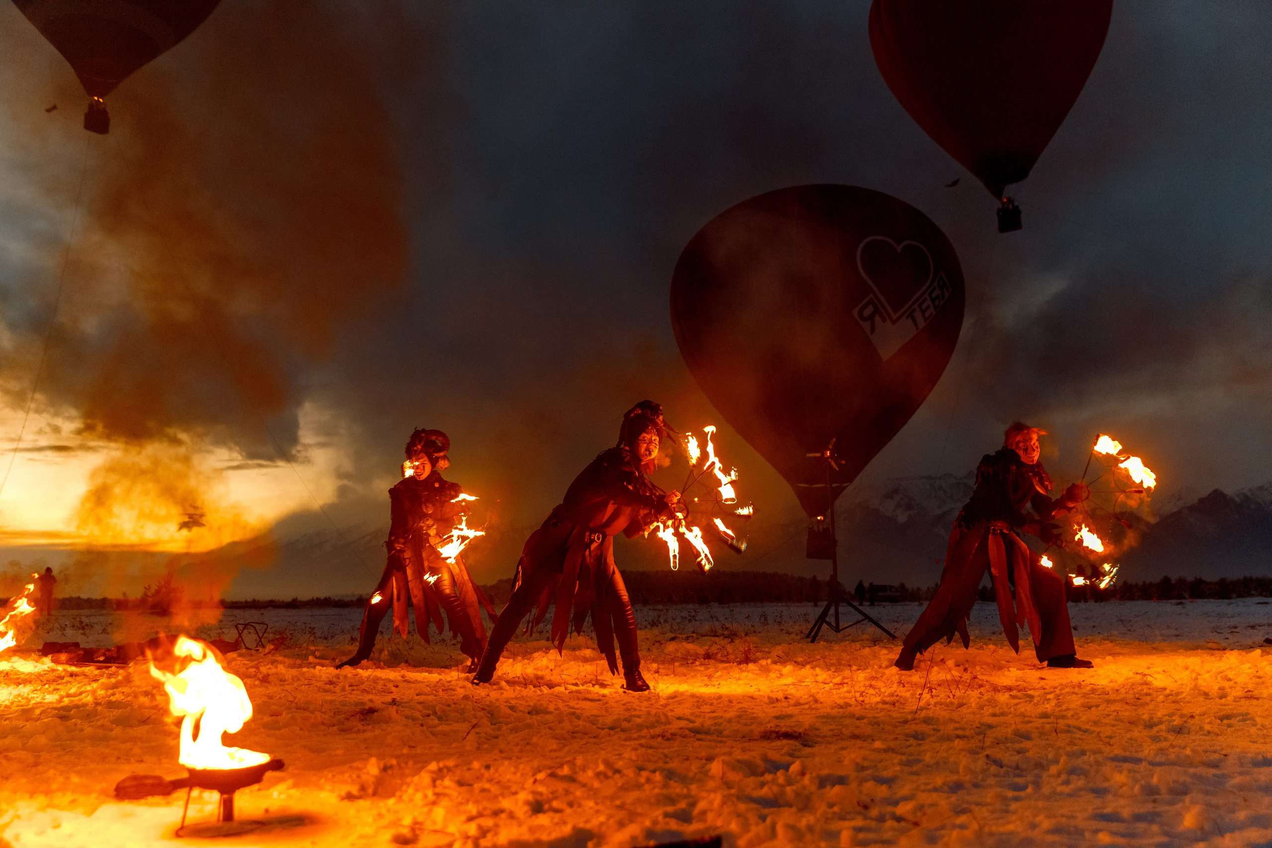 ЯБЛОКИ НА СНЕГУ. Свадебный фотограф Иркутск, репортажный фотограф Иркутск