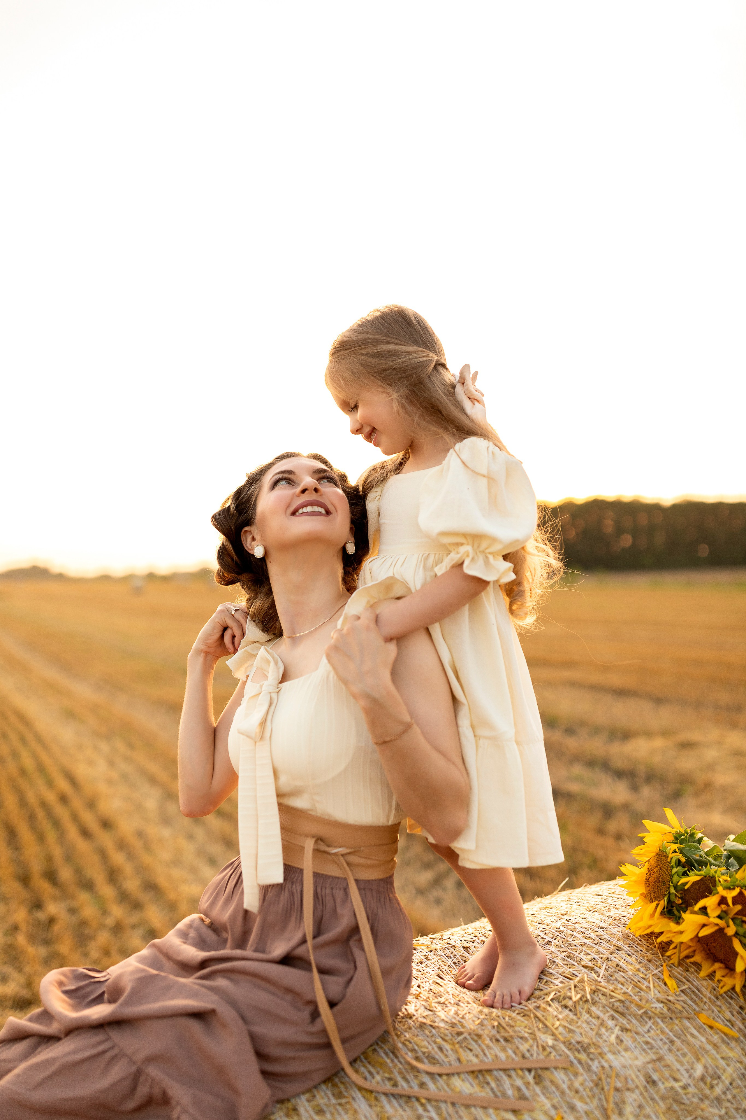 На сеновале. Настасья Перова Фотограф