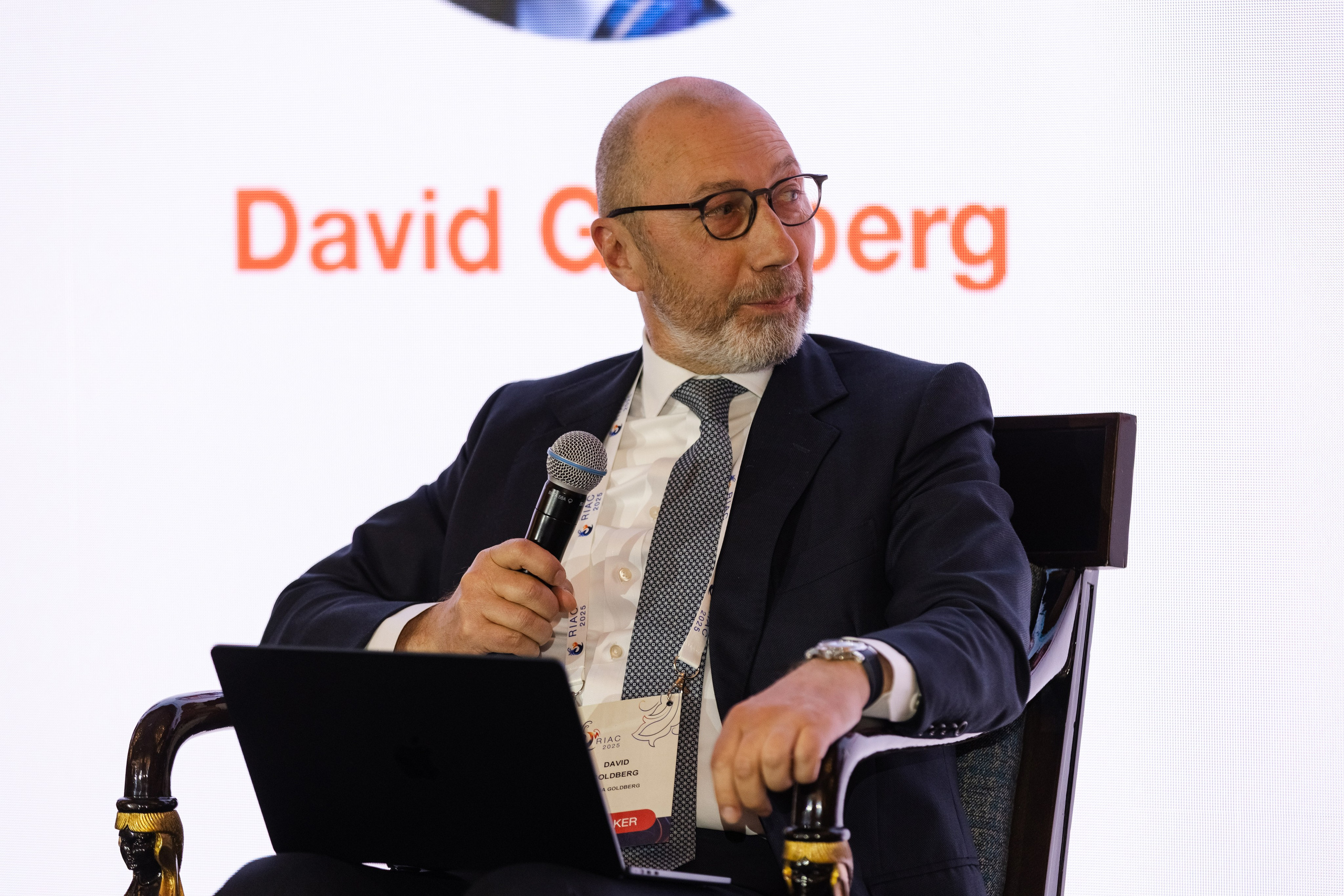 RIAC 2025. Свадебный репортажный фотограф в Москве