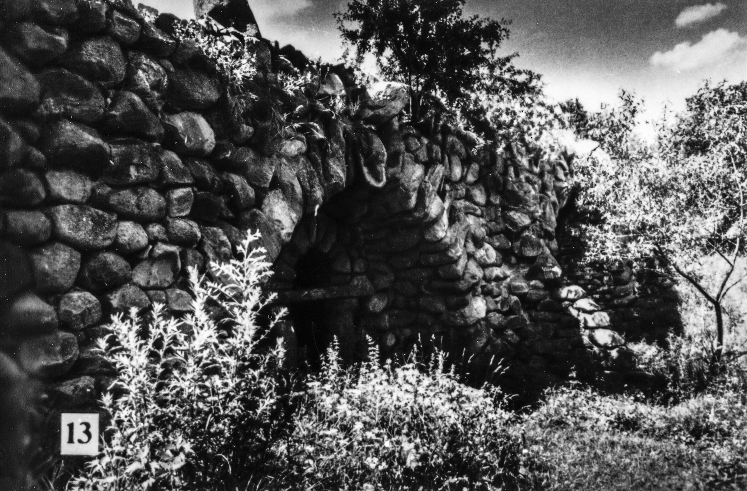 13.	Василево. Арочный мост через Васильевский ручей. Архитектор Н. А. Львов. Конец XVIII века