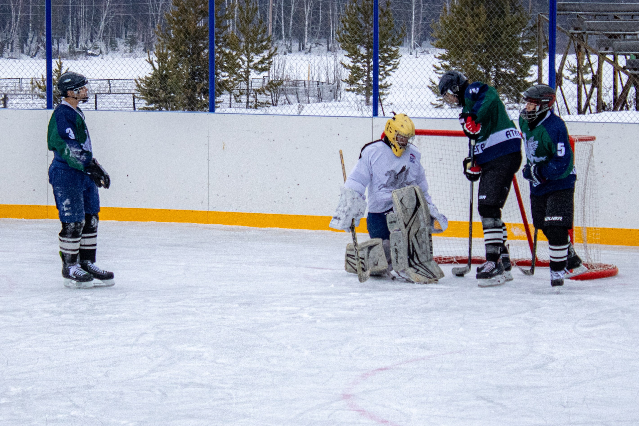 Хоккей г.п Атиг-г.Нижние Серги