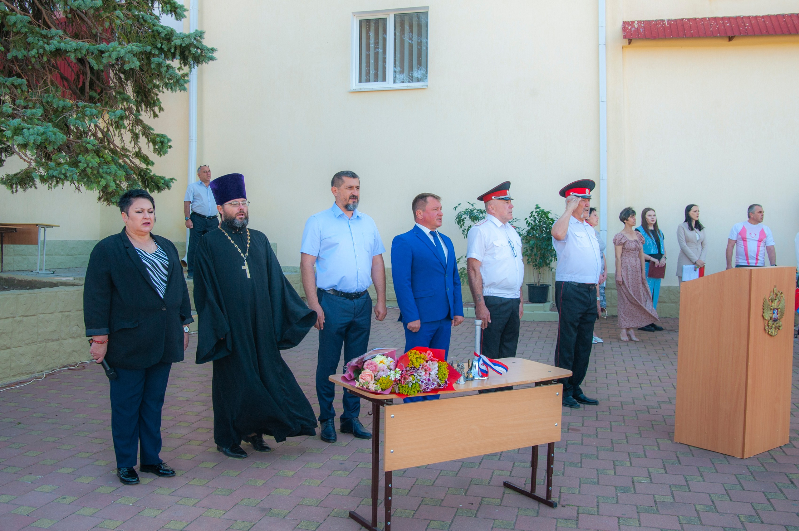 Последний Звонок МАОУ СОШ № 17 им. Эдуарда Есаяна — Архипо-Осиповка. Свадебный и семейный фотограф Денис Лукьянов в Краснодаре, Краснодарском крае и Республике Крым