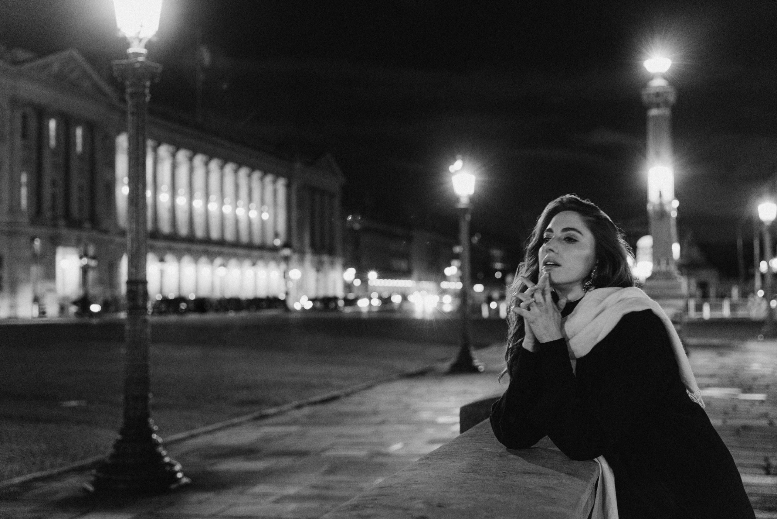 Ночной город. Фотограф в Париже