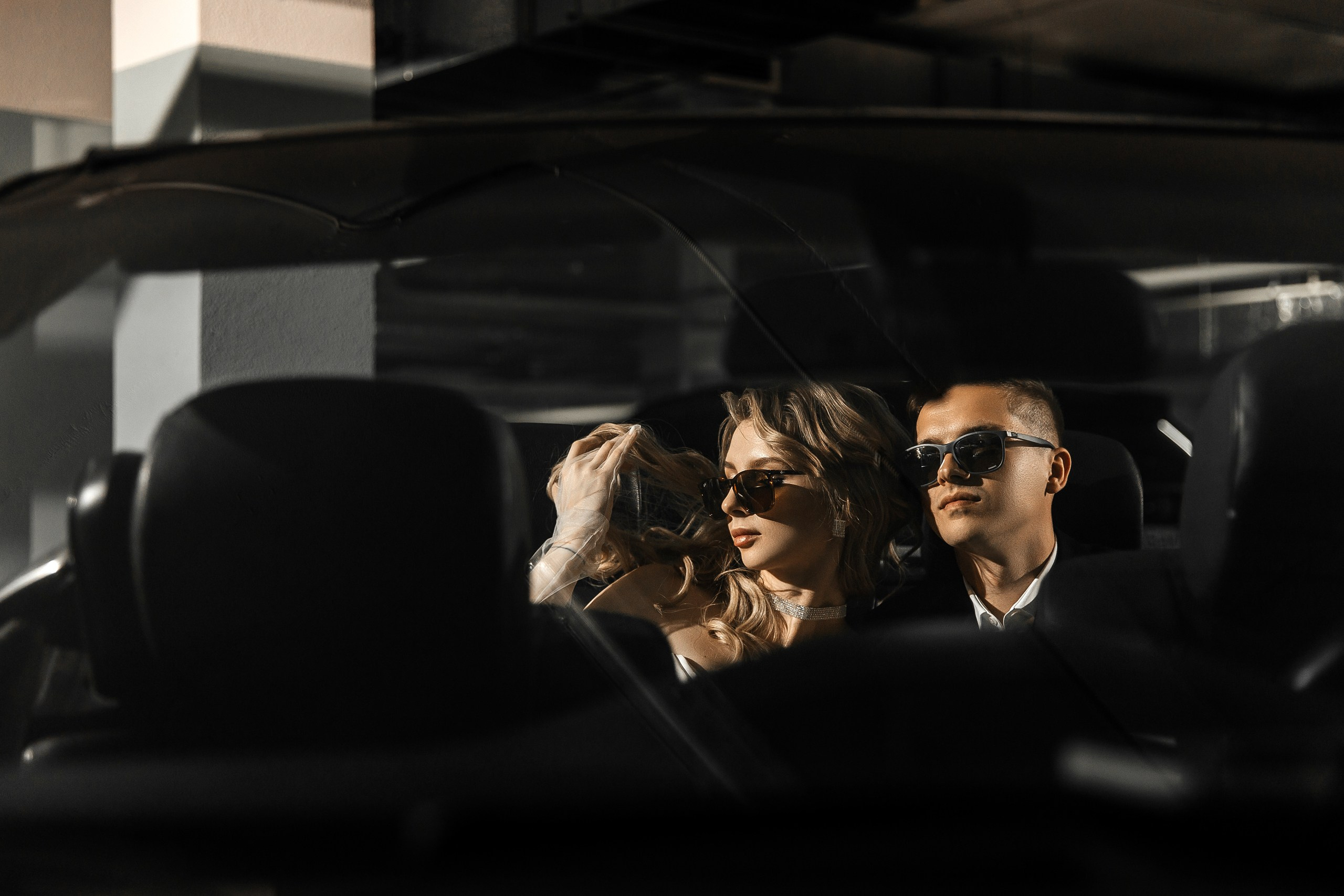 Здравствуйте! Я&nbsp;свадебный фотограф из&nbsp;Ульяновска, работаю в&nbsp;том числе по&nbsp;всей России и&nbsp;с&nbsp;выездом за&nbsp;границу. Снимаю свадьбы, lovestory, корпоративы, светский репортаж. Провожу обучение по&nbsp;фотографии, мастер-классы и&nbsp;воркшопы для других фотографов.