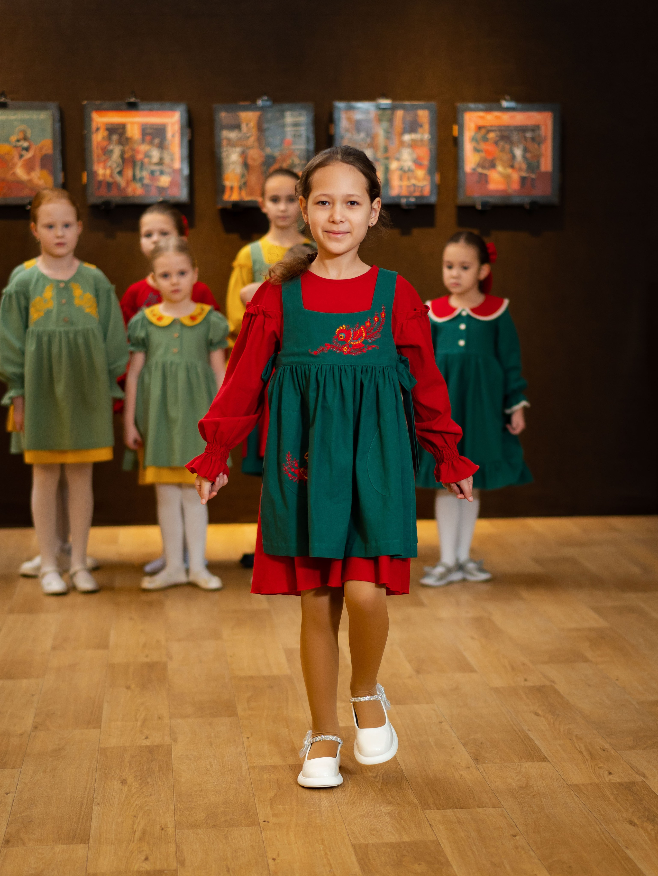 Показ одежды в рамках выставки «105. Лучшее». Фотограф Москва