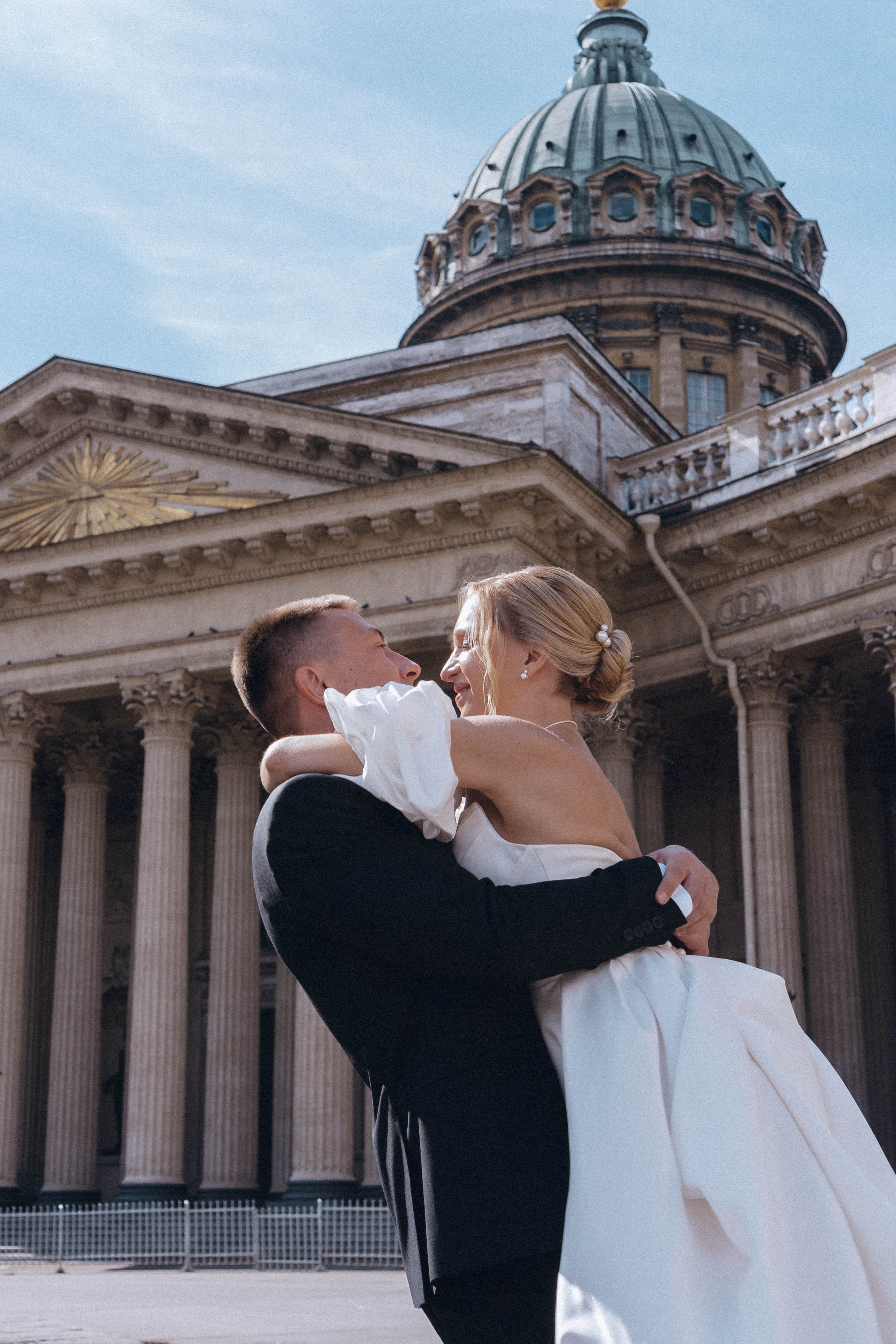 СВАДЕНБНАЯ СЬЕМКА НА КАТЕРЕ ПО КАНАЛАМ САНКТ-ПЕТЕРБУРГА И В АКВАТОРИИ НЕВЫ. Профессиональный фотограф, Санкт-Петербург — Виктория Богомолова