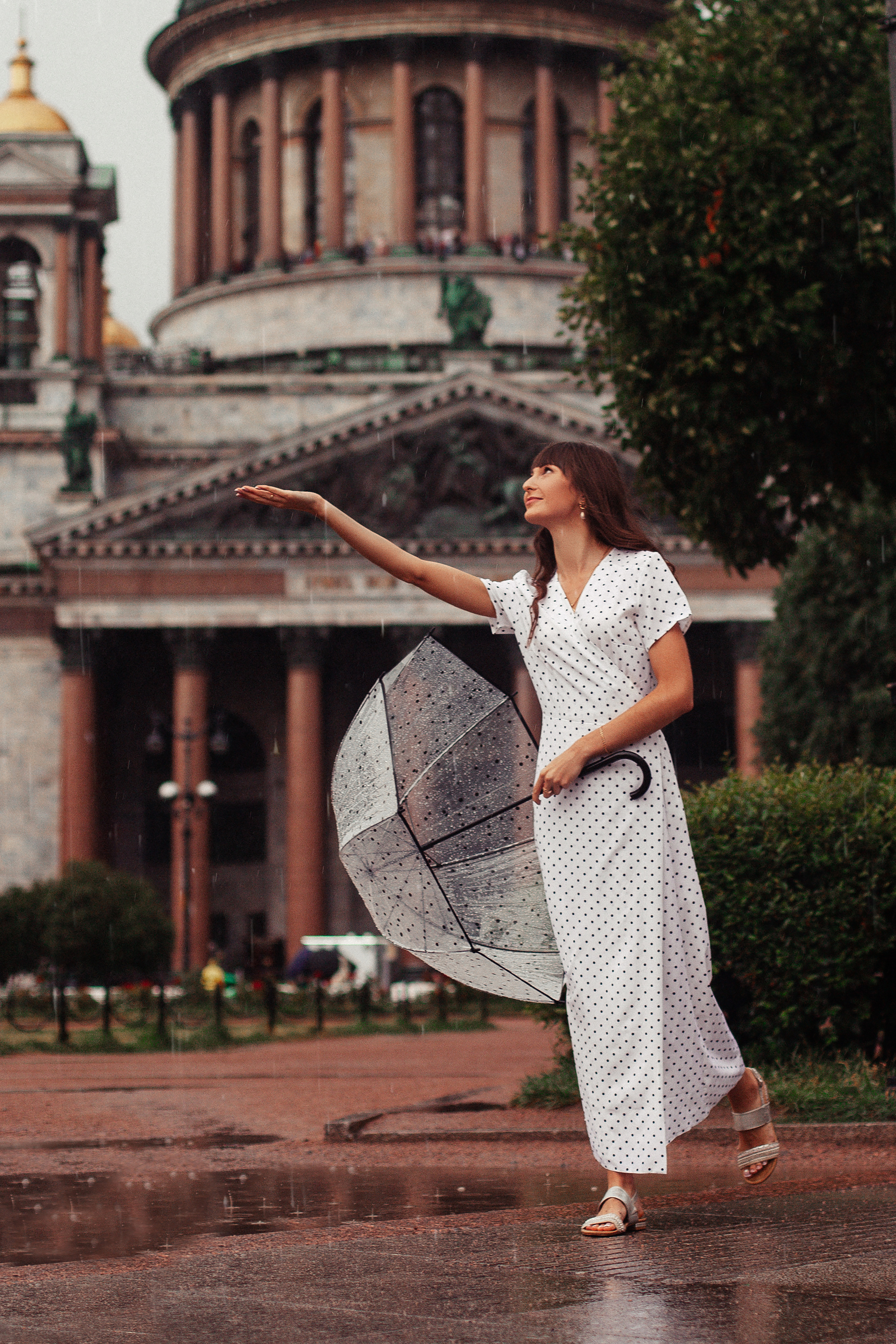 Прогулка с зонтом. Фотограф Анастасия Аветян. Санкт-Петербург