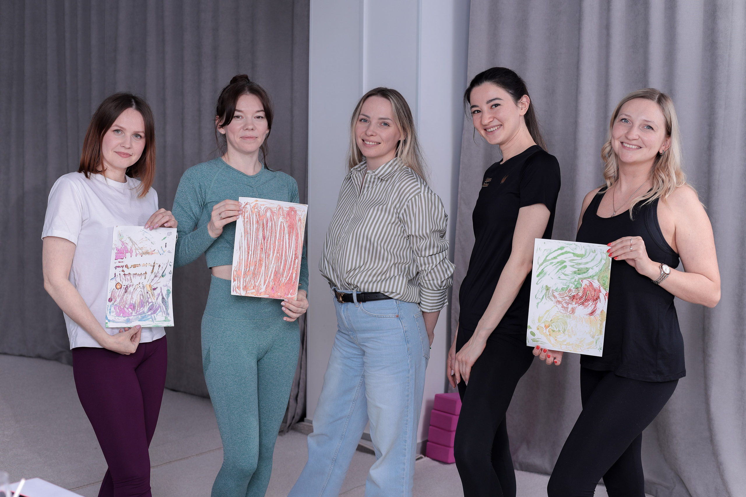 Арт-терапия + аэройога. Фотограф Надршина Лилия