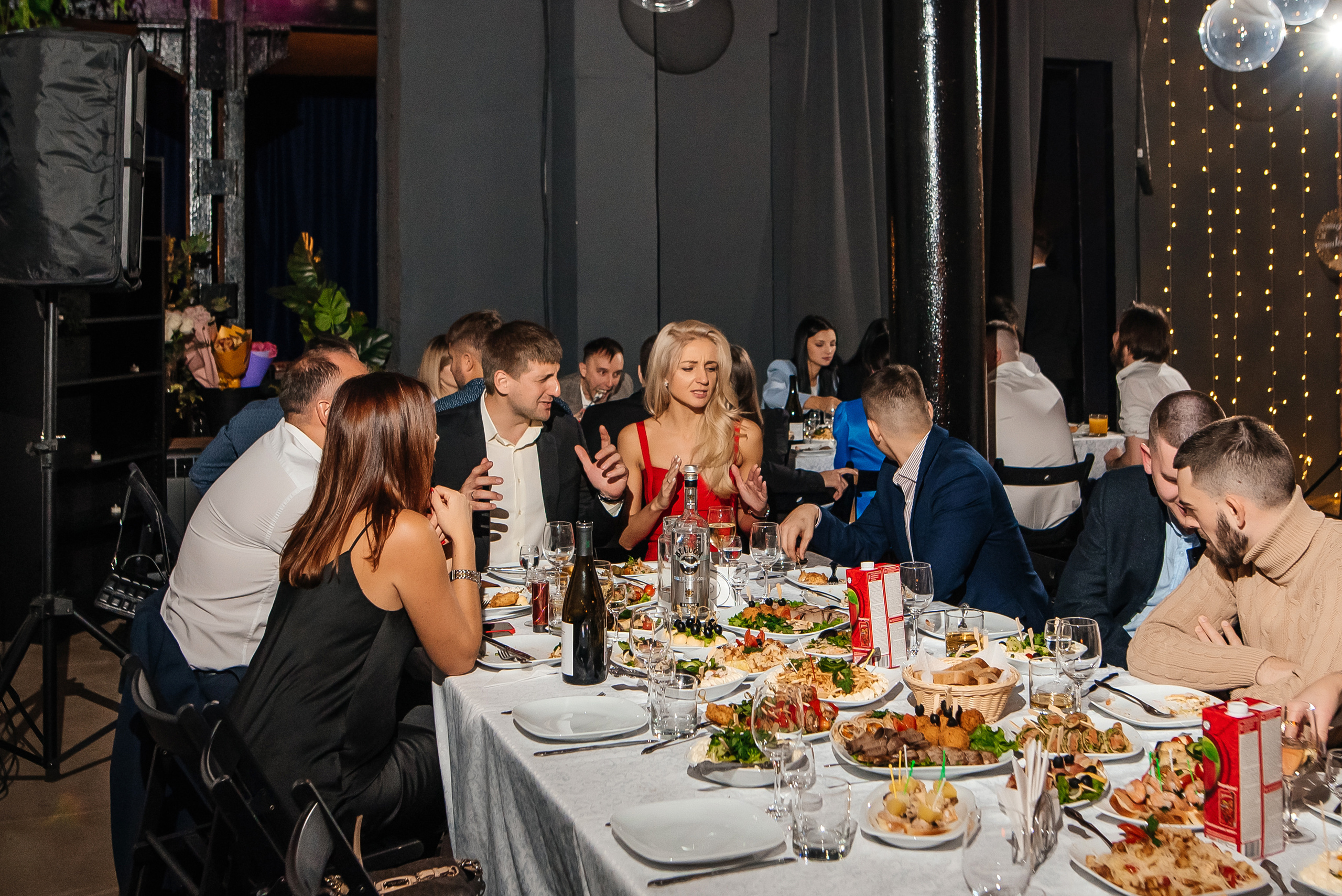 Свадебный банкет в «Фактуре». Свадебный фотограф Елена Рякина
