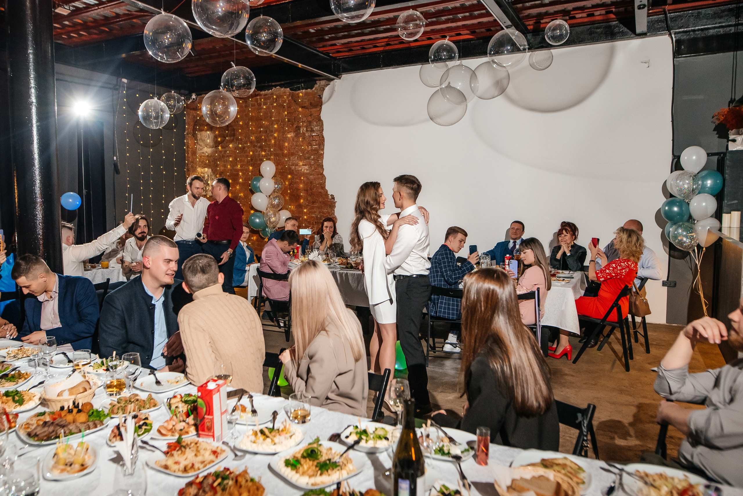 Свадебный банкет в «Фактуре». Свадебный фотограф Елена Рякина
